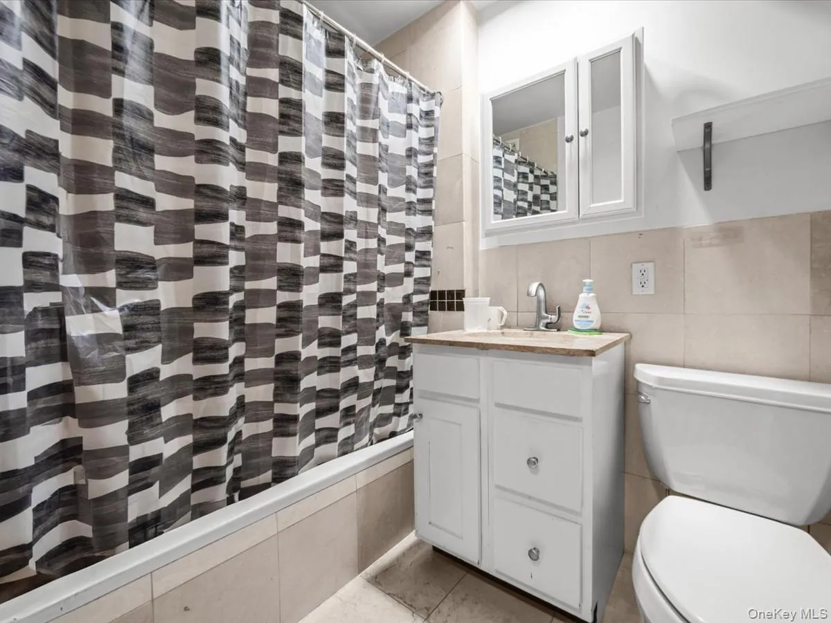 143 41 84th Drive, New York, NY, 1 Bedroom Bedrooms, 4 Rooms Rooms,1 BathroomBathrooms,Residential,For Rent,84th,0,1032531 143 41 84th Drive, New York, NY, 1 Bedroom Bedrooms, 4 Rooms Rooms,1 BathroomBathrooms,Residential,For Rent,84th,0,1032531