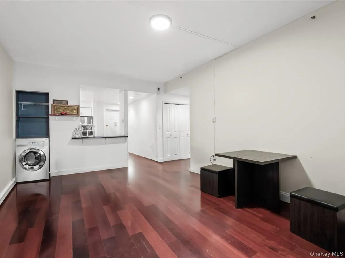 143 41 84th Drive, New York, NY, 1 Bedroom Bedrooms, 4 Rooms Rooms,1 BathroomBathrooms,Residential,For Rent,84th,0,1032531 143 41 84th Drive, New York, NY, 1 Bedroom Bedrooms, 4 Rooms Rooms,1 BathroomBathrooms,Residential,For Rent,84th,0,1032531