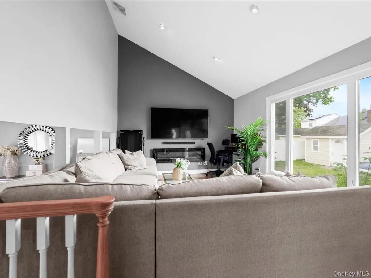 301 22nd Street, Babylon, NY, 3 Bedrooms Bedrooms, 9 Rooms Rooms,2 BathroomsBathrooms,Residential,For Rent,22nd,0,1032535 301 22nd Street, Babylon, NY, 3 Bedrooms Bedrooms, 9 Rooms Rooms,2 BathroomsBathrooms,Residential,For Rent,22nd,0,1032535