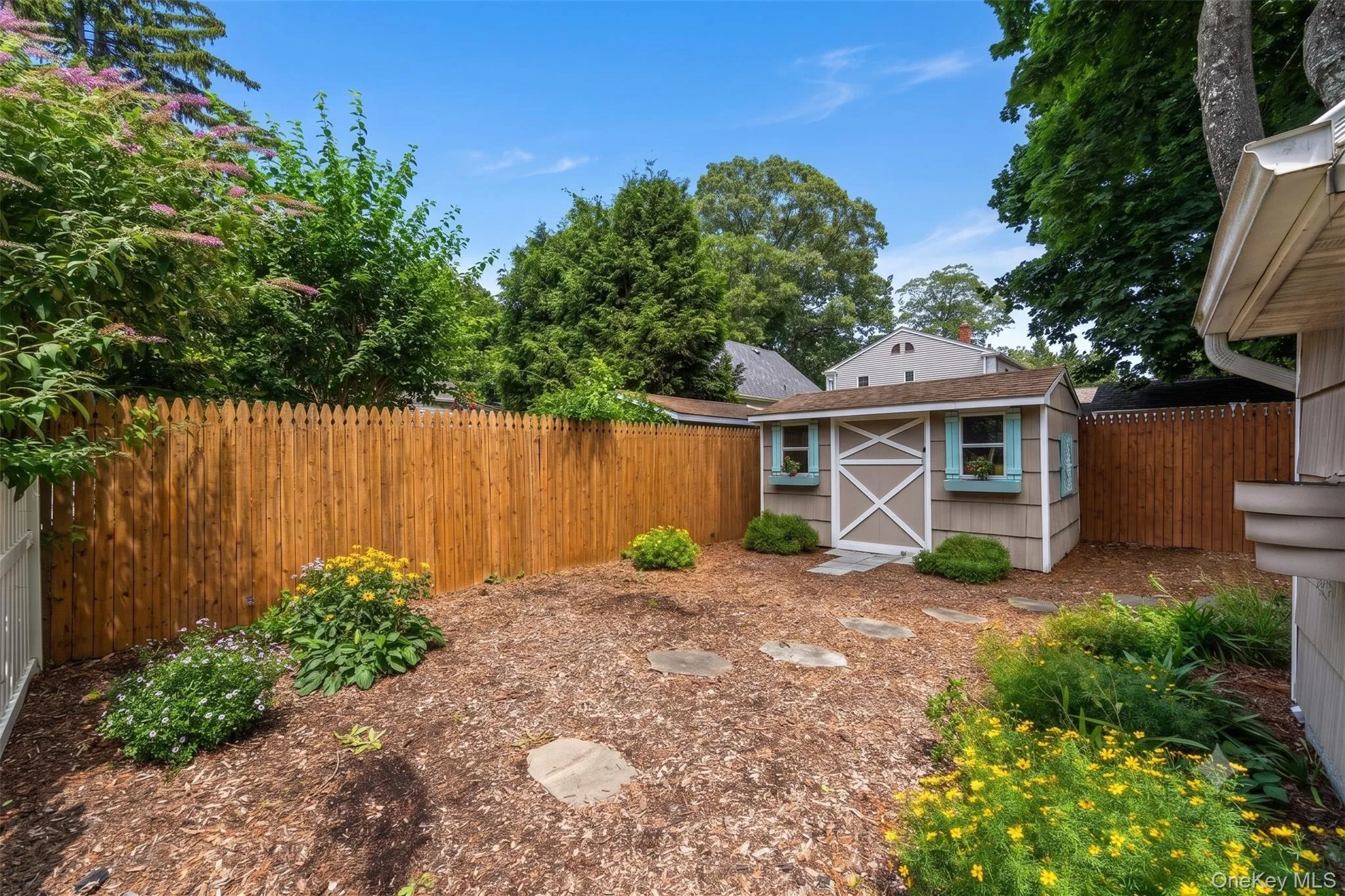 24 Luther Place, Huntington, NY, 4 Bedrooms Bedrooms, 9 Rooms Rooms,2 BathroomsBathrooms,Residential,For Rent,Luther,0,1032536 24 Luther Place, Huntington, NY, 4 Bedrooms Bedrooms, 9 Rooms Rooms,2 BathroomsBathrooms,Residential,For Rent,Luther,0,1032536