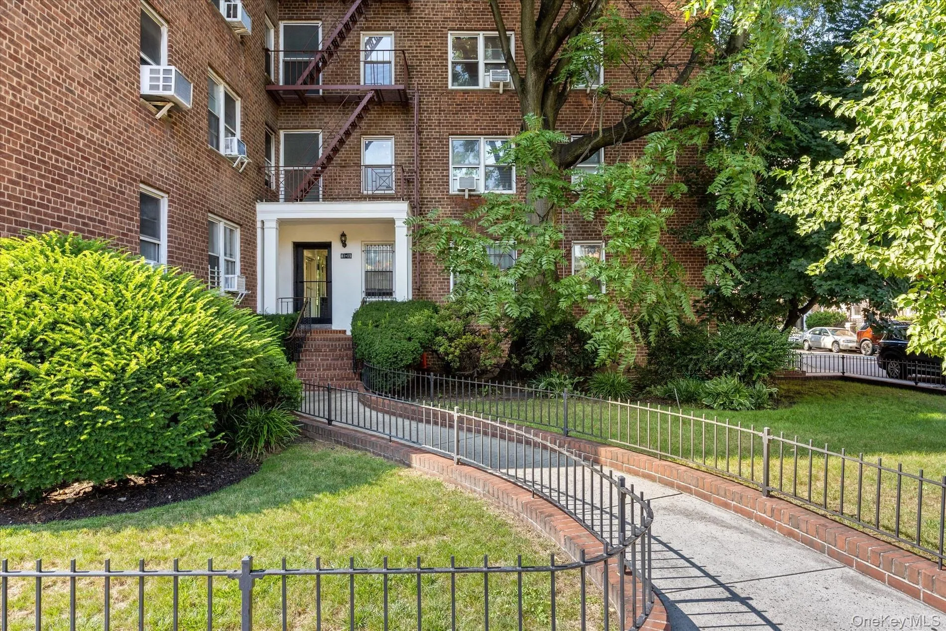 81-15 35th Avenue, New York, NY, 1 Bedroom Bedrooms, 3 Rooms Rooms,1 BathroomBathrooms,Residential,For Rent,35th,0,1032537 81-15 35th Avenue, New York, NY, 1 Bedroom Bedrooms, 3 Rooms Rooms,1 BathroomBathrooms,Residential,For Rent,35th,0,1032537