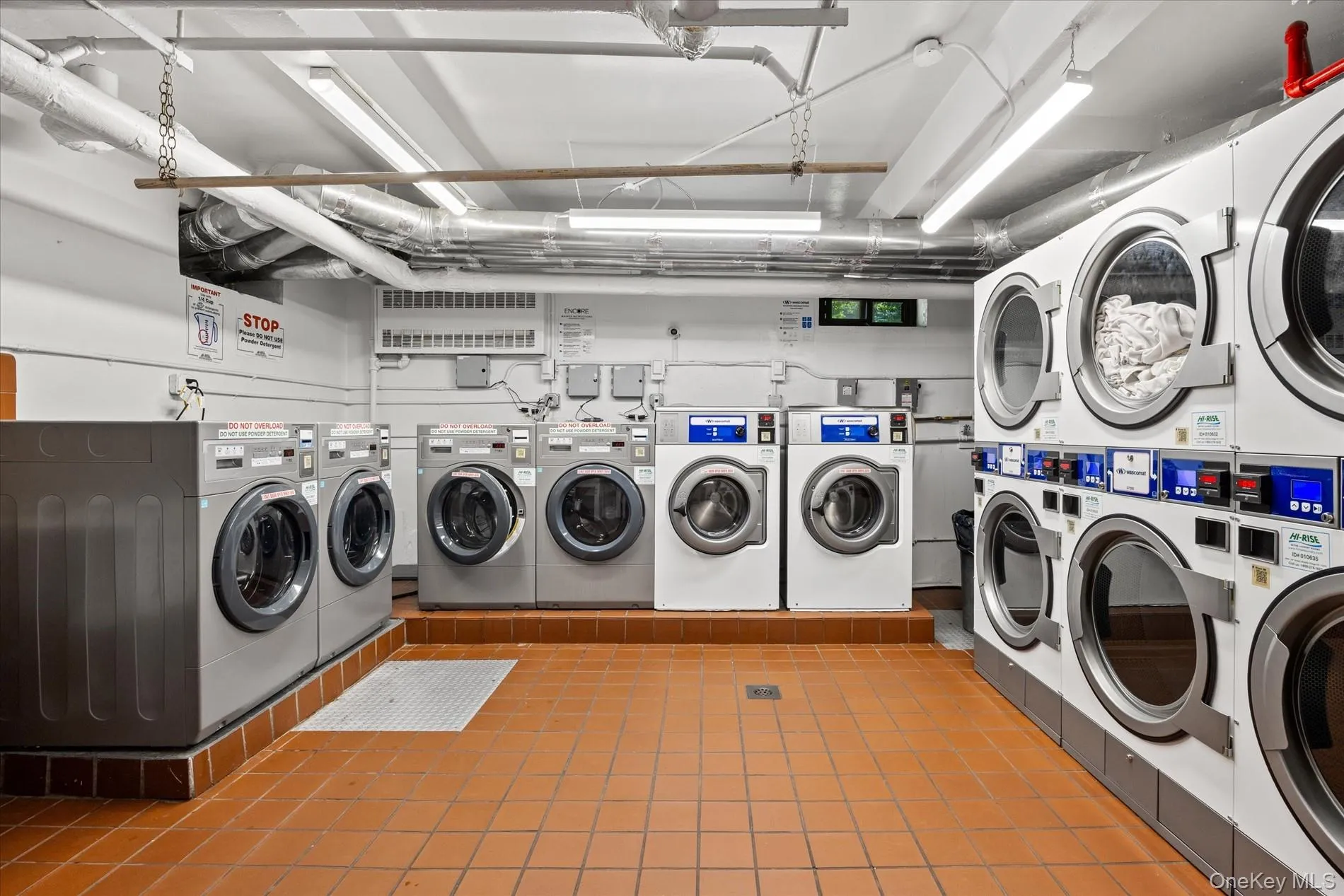 81-15 35th Avenue, New York, NY, 1 Bedroom Bedrooms, 3 Rooms Rooms,1 BathroomBathrooms,Residential,For Rent,35th,0,1032537 81-15 35th Avenue, New York, NY, 1 Bedroom Bedrooms, 3 Rooms Rooms,1 BathroomBathrooms,Residential,For Rent,35th,0,1032537