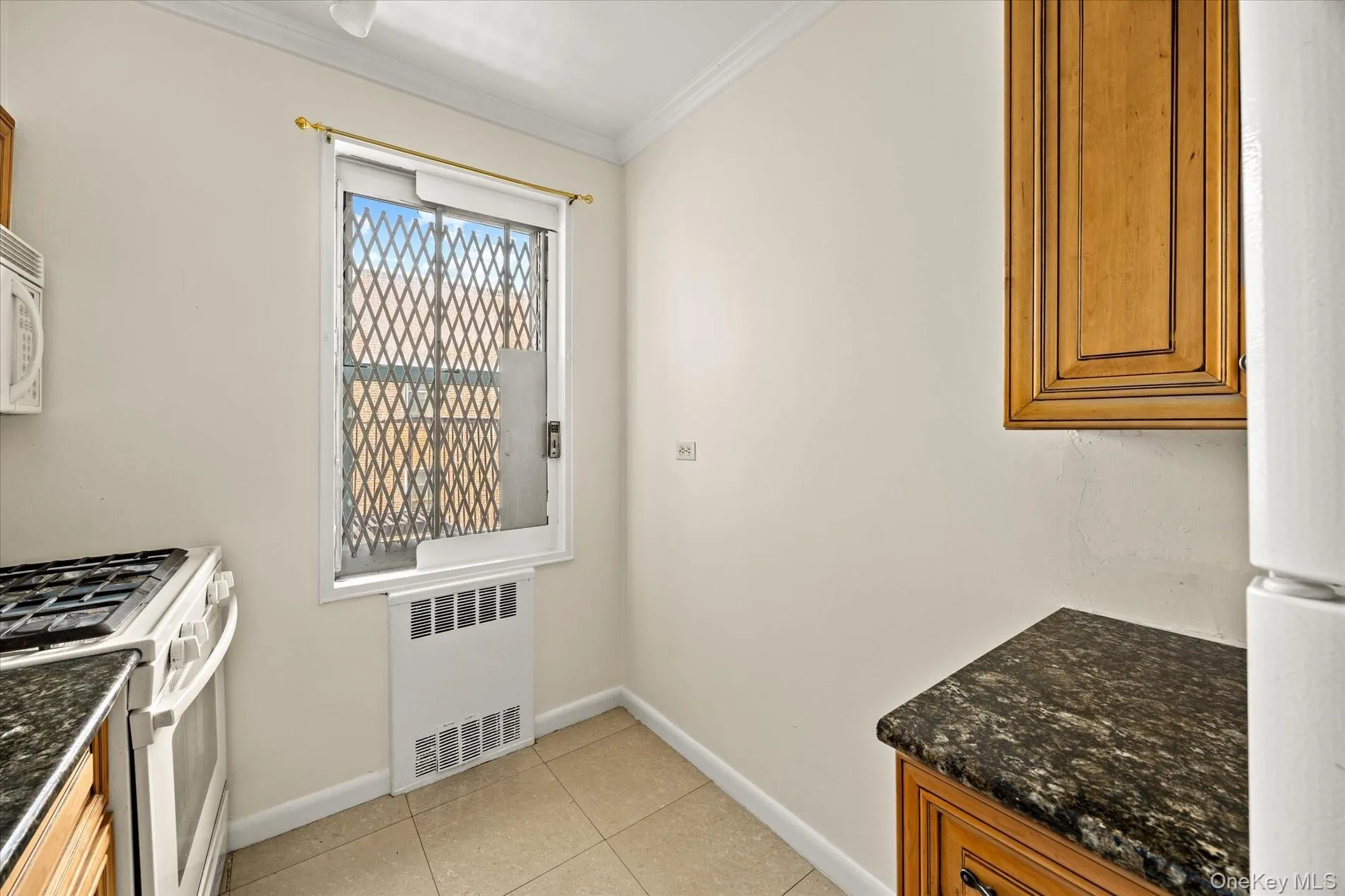 81-15 35th Avenue, New York, NY, 1 Bedroom Bedrooms, 3 Rooms Rooms,1 BathroomBathrooms,Residential,For Rent,35th,0,1032537 81-15 35th Avenue, New York, NY, 1 Bedroom Bedrooms, 3 Rooms Rooms,1 BathroomBathrooms,Residential,For Rent,35th,0,1032537