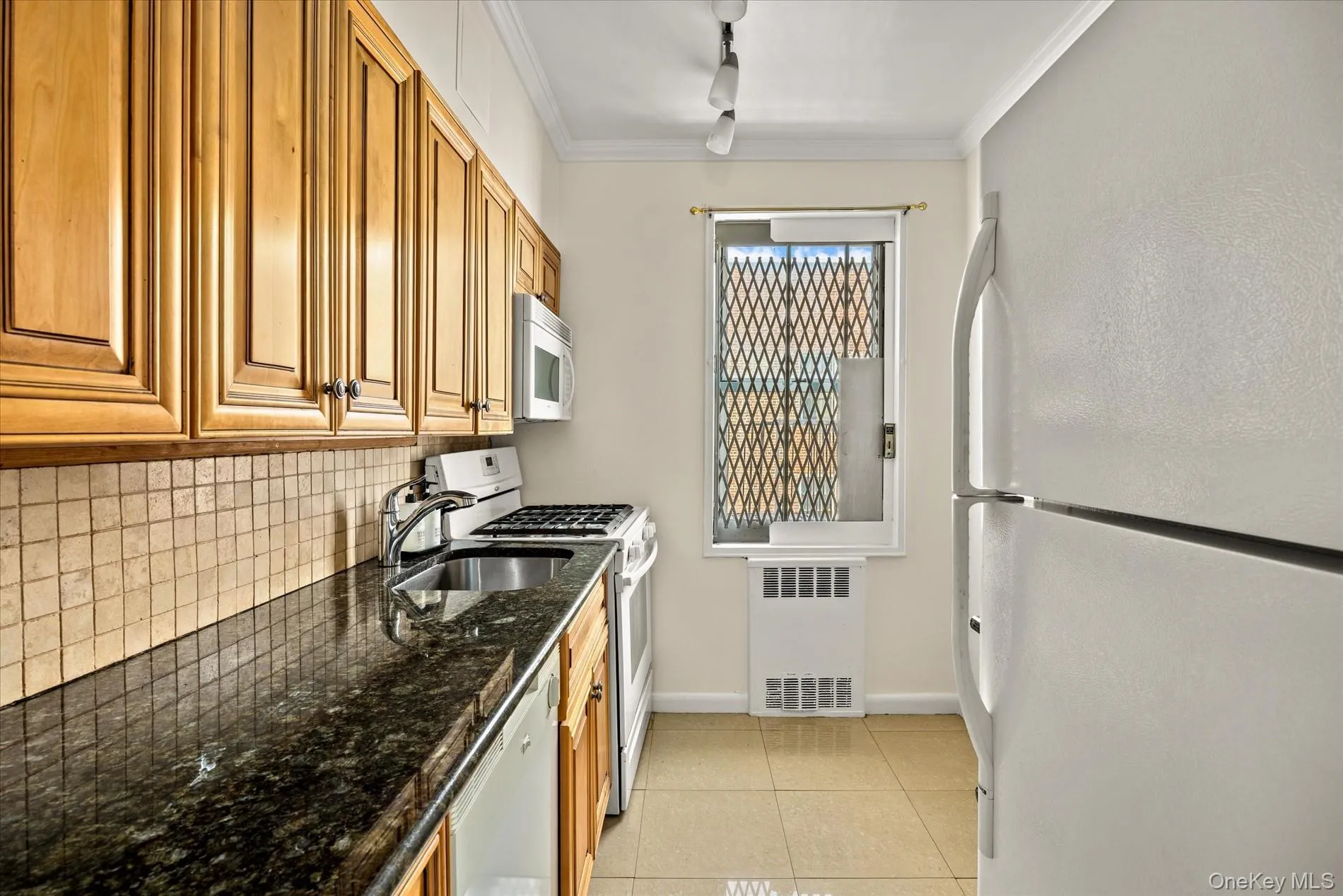 81-15 35th Avenue, New York, NY, 1 Bedroom Bedrooms, 3 Rooms Rooms,1 BathroomBathrooms,Residential,For Rent,35th,0,1032537 81-15 35th Avenue, New York, NY, 1 Bedroom Bedrooms, 3 Rooms Rooms,1 BathroomBathrooms,Residential,For Rent,35th,0,1032537