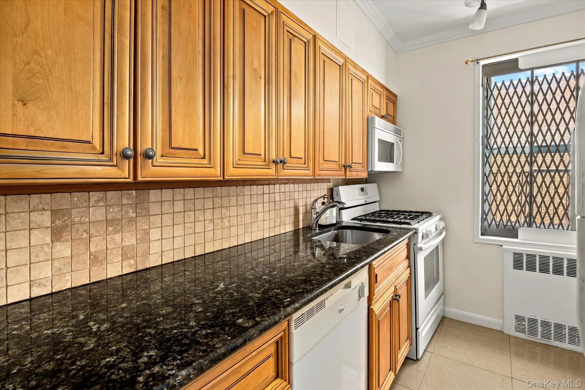 81-15 35th Avenue, New York, NY, 1 Bedroom Bedrooms, 3 Rooms Rooms,1 BathroomBathrooms,Residential,For Rent,35th,0,1032537 81-15 35th Avenue, New York, NY, 1 Bedroom Bedrooms, 3 Rooms Rooms,1 BathroomBathrooms,Residential,For Rent,35th,0,1032537
