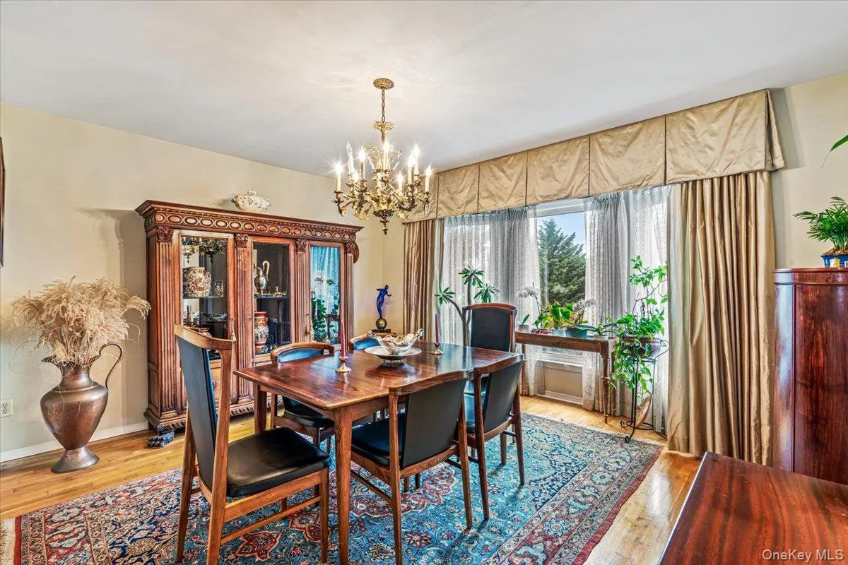 3850 Hillcrest Avenue, New York, NY, 5 Bedrooms Bedrooms, 11 Rooms Rooms,3 BathroomsBathrooms,Residential,For Rent,Hillcrest,0,1032539 3850 Hillcrest Avenue, New York, NY, 5 Bedrooms Bedrooms, 11 Rooms Rooms,3 BathroomsBathrooms,Residential,For Rent,Hillcrest,0,1032539