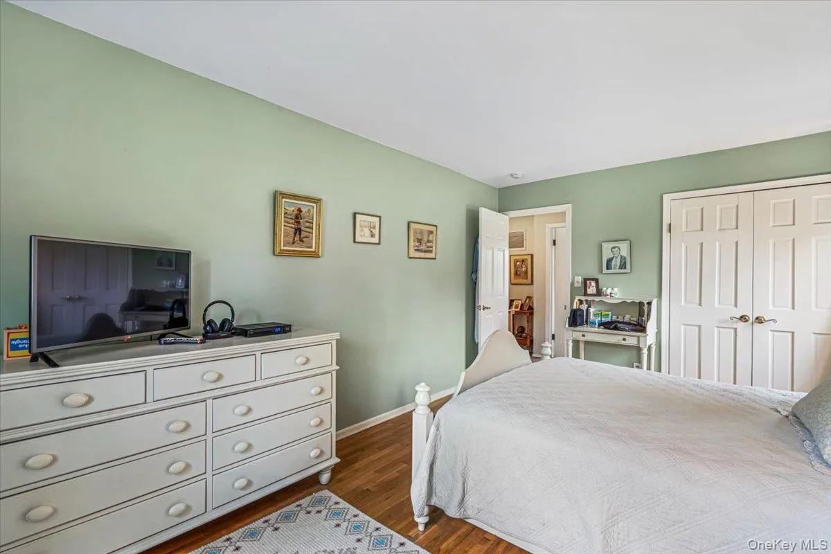 3850 Hillcrest Avenue, New York, NY, 5 Bedrooms Bedrooms, 11 Rooms Rooms,3 BathroomsBathrooms,Residential,For Rent,Hillcrest,0,1032539 3850 Hillcrest Avenue, New York, NY, 5 Bedrooms Bedrooms, 11 Rooms Rooms,3 BathroomsBathrooms,Residential,For Rent,Hillcrest,0,1032539