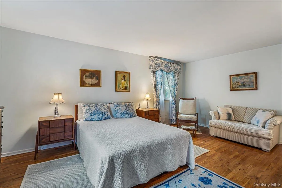 3850 Hillcrest Avenue, New York, NY, 5 Bedrooms Bedrooms, 11 Rooms Rooms,3 BathroomsBathrooms,Residential,For Rent,Hillcrest,0,1032539 3850 Hillcrest Avenue, New York, NY, 5 Bedrooms Bedrooms, 11 Rooms Rooms,3 BathroomsBathrooms,Residential,For Rent,Hillcrest,0,1032539