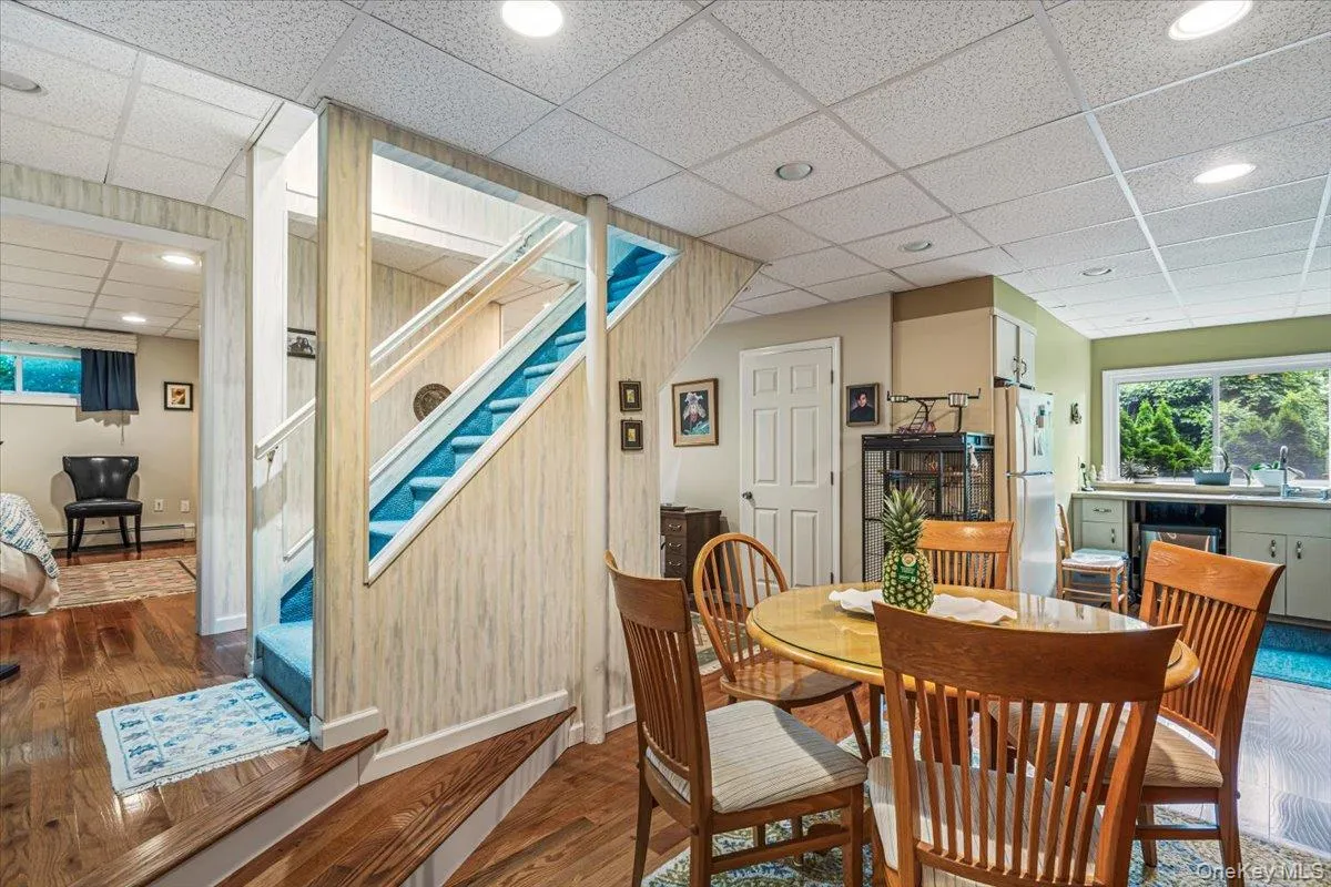 3850 Hillcrest Avenue, New York, NY, 5 Bedrooms Bedrooms, 11 Rooms Rooms,3 BathroomsBathrooms,Residential,For Rent,Hillcrest,0,1032539 3850 Hillcrest Avenue, New York, NY, 5 Bedrooms Bedrooms, 11 Rooms Rooms,3 BathroomsBathrooms,Residential,For Rent,Hillcrest,0,1032539