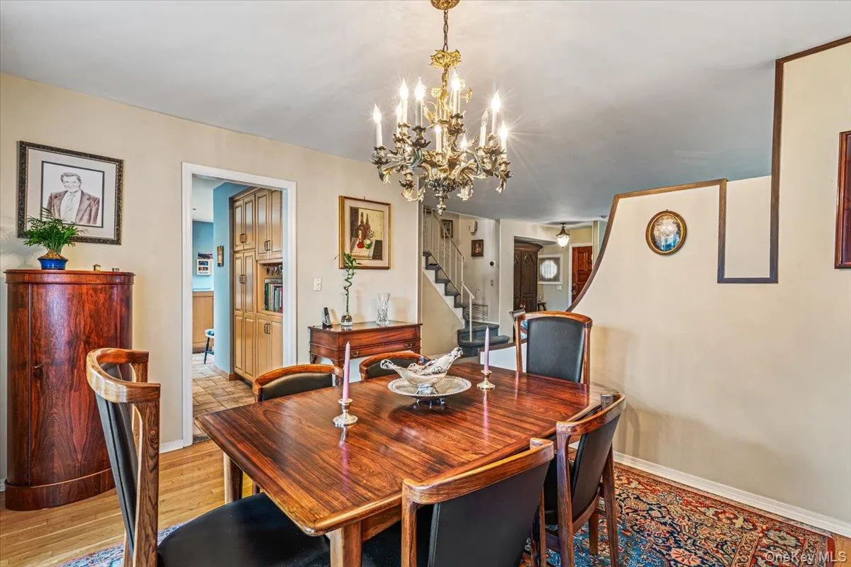 3850 Hillcrest Avenue, New York, NY, 5 Bedrooms Bedrooms, 11 Rooms Rooms,3 BathroomsBathrooms,Residential,For Rent,Hillcrest,0,1032539 3850 Hillcrest Avenue, New York, NY, 5 Bedrooms Bedrooms, 11 Rooms Rooms,3 BathroomsBathrooms,Residential,For Rent,Hillcrest,0,1032539