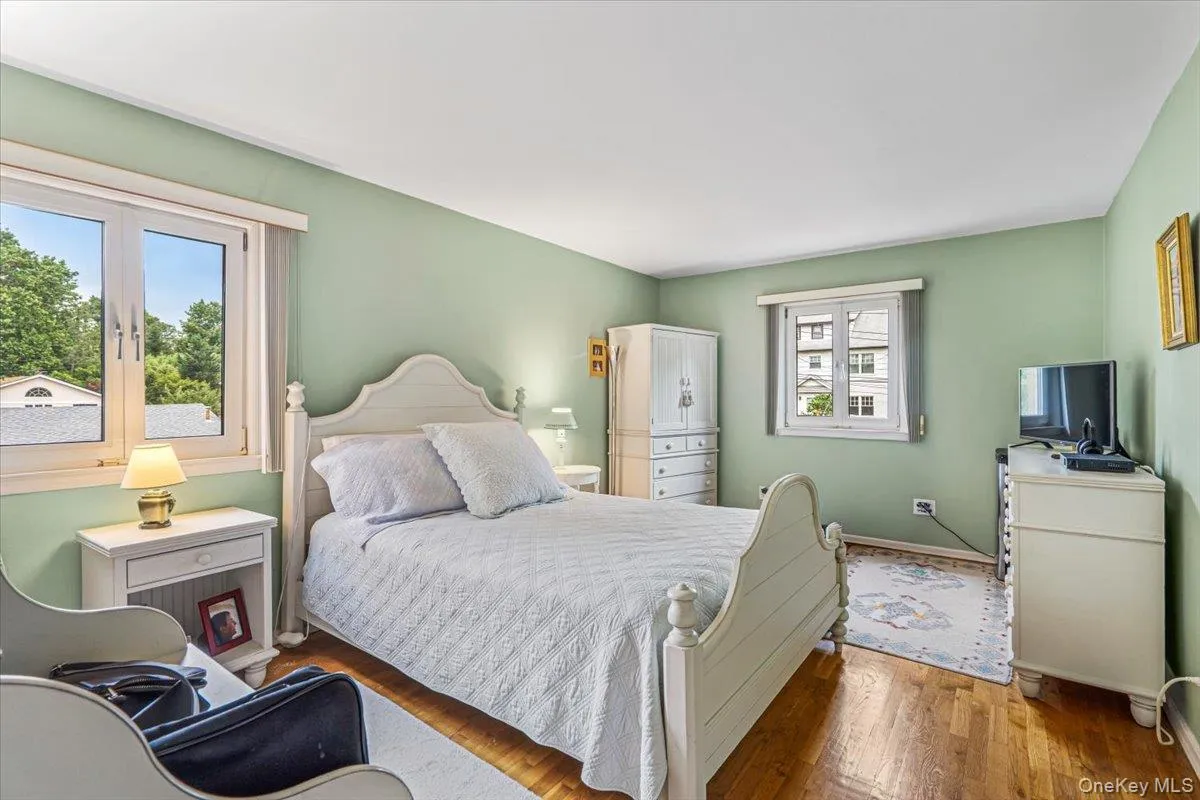 3850 Hillcrest Avenue, New York, NY, 5 Bedrooms Bedrooms, 11 Rooms Rooms,3 BathroomsBathrooms,Residential,For Rent,Hillcrest,0,1032539 3850 Hillcrest Avenue, New York, NY, 5 Bedrooms Bedrooms, 11 Rooms Rooms,3 BathroomsBathrooms,Residential,For Rent,Hillcrest,0,1032539