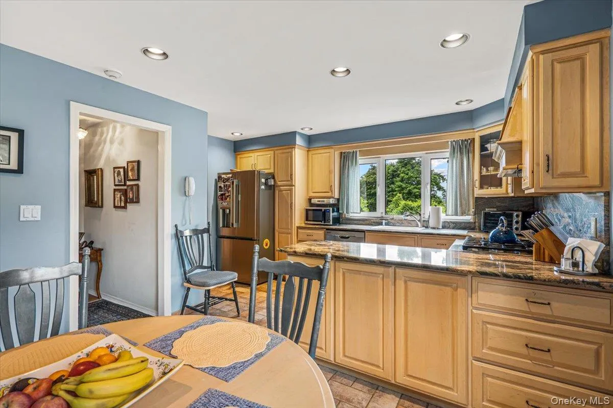 3850 Hillcrest Avenue, New York, NY, 5 Bedrooms Bedrooms, 11 Rooms Rooms,3 BathroomsBathrooms,Residential,For Rent,Hillcrest,0,1032539 3850 Hillcrest Avenue, New York, NY, 5 Bedrooms Bedrooms, 11 Rooms Rooms,3 BathroomsBathrooms,Residential,For Rent,Hillcrest,0,1032539