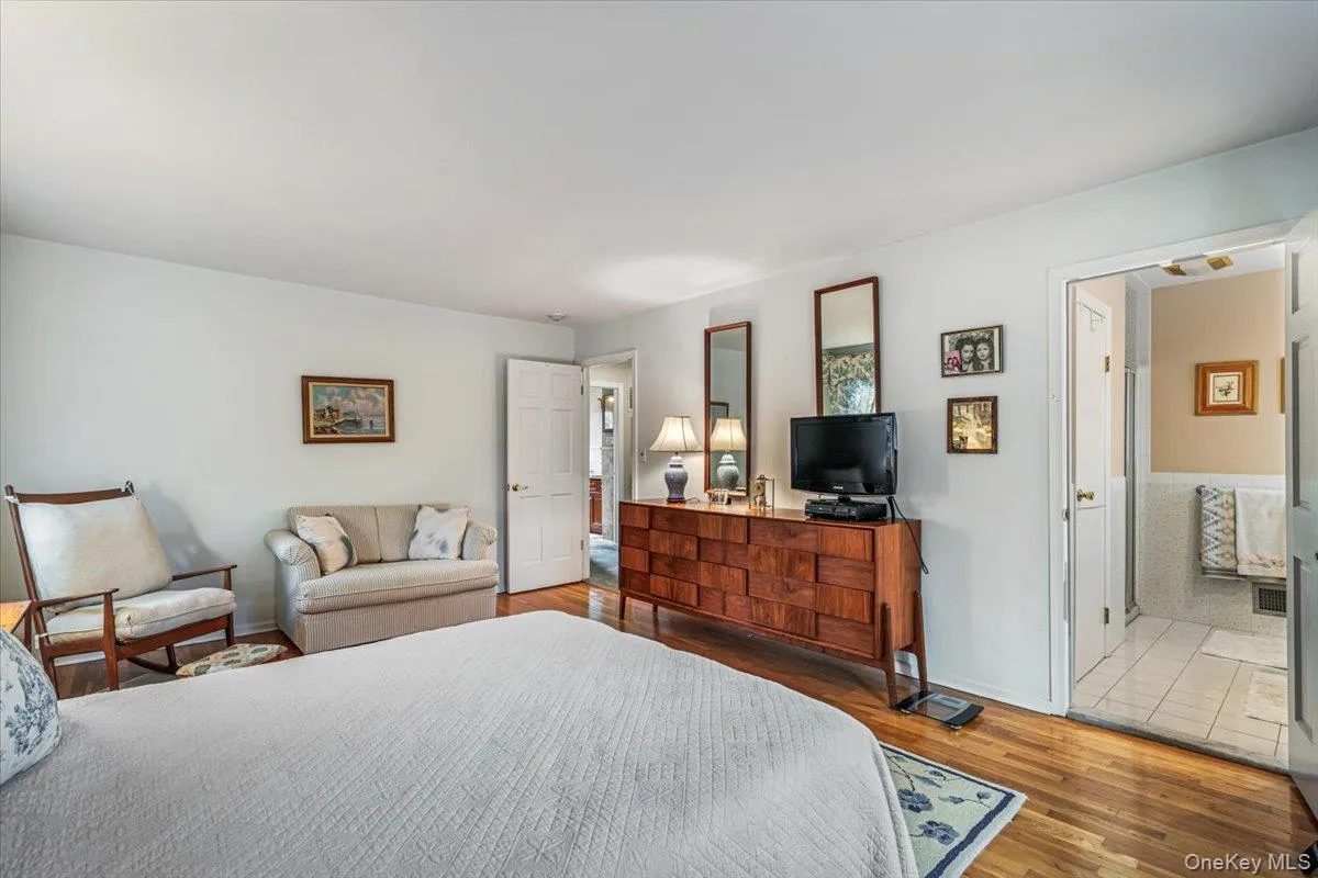 3850 Hillcrest Avenue, New York, NY, 5 Bedrooms Bedrooms, 11 Rooms Rooms,3 BathroomsBathrooms,Residential,For Rent,Hillcrest,0,1032539 3850 Hillcrest Avenue, New York, NY, 5 Bedrooms Bedrooms, 11 Rooms Rooms,3 BathroomsBathrooms,Residential,For Rent,Hillcrest,0,1032539