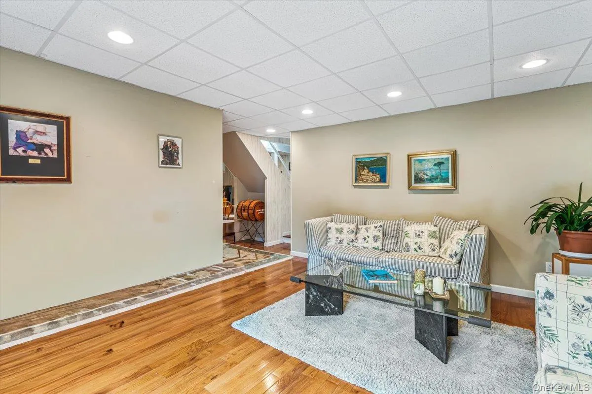 3850 Hillcrest Avenue, New York, NY, 5 Bedrooms Bedrooms, 11 Rooms Rooms,3 BathroomsBathrooms,Residential,For Rent,Hillcrest,0,1032539 3850 Hillcrest Avenue, New York, NY, 5 Bedrooms Bedrooms, 11 Rooms Rooms,3 BathroomsBathrooms,Residential,For Rent,Hillcrest,0,1032539