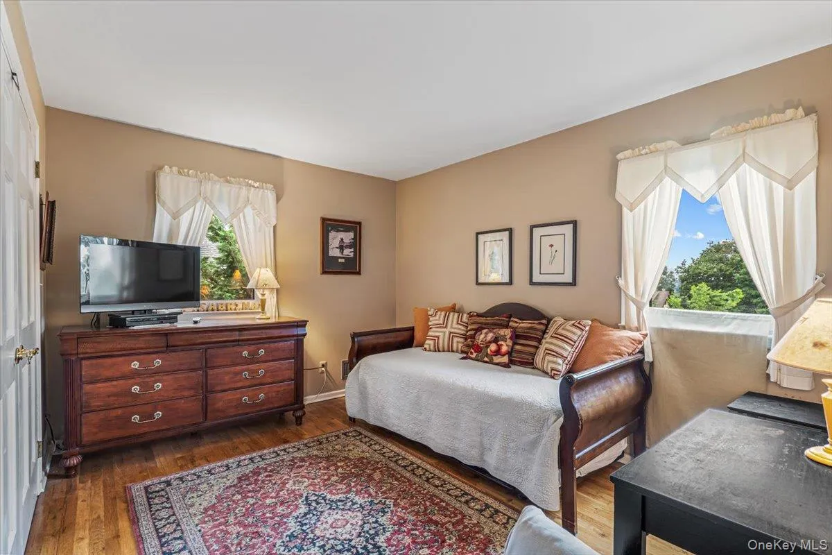 3850 Hillcrest Avenue, New York, NY, 5 Bedrooms Bedrooms, 11 Rooms Rooms,3 BathroomsBathrooms,Residential,For Rent,Hillcrest,0,1032539 3850 Hillcrest Avenue, New York, NY, 5 Bedrooms Bedrooms, 11 Rooms Rooms,3 BathroomsBathrooms,Residential,For Rent,Hillcrest,0,1032539