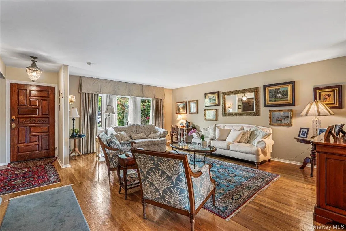 3850 Hillcrest Avenue, New York, NY, 5 Bedrooms Bedrooms, 11 Rooms Rooms,3 BathroomsBathrooms,Residential,For Rent,Hillcrest,0,1032539 3850 Hillcrest Avenue, New York, NY, 5 Bedrooms Bedrooms, 11 Rooms Rooms,3 BathroomsBathrooms,Residential,For Rent,Hillcrest,0,1032539