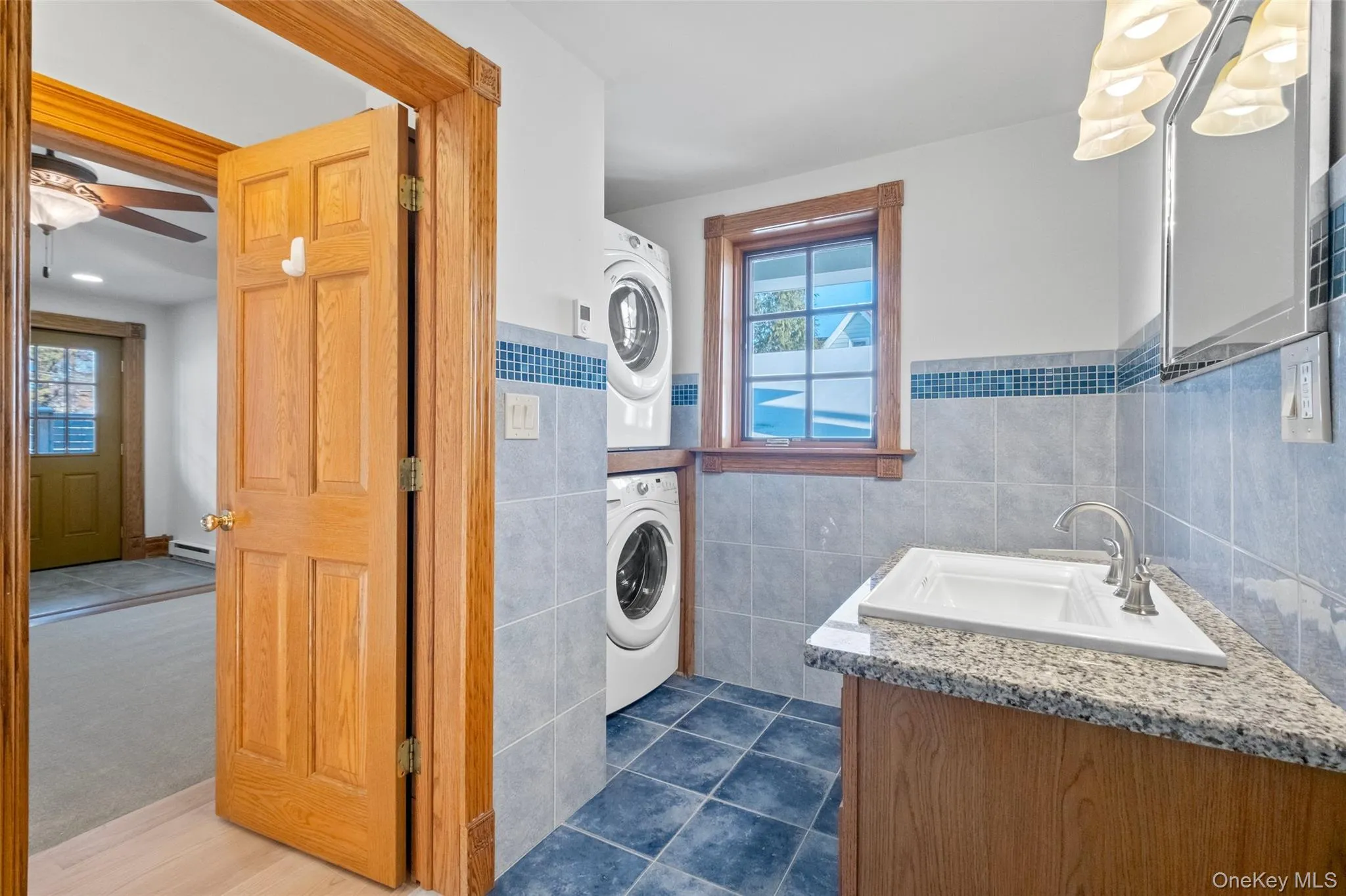 With Washer/Dryer With Washer/Dryer