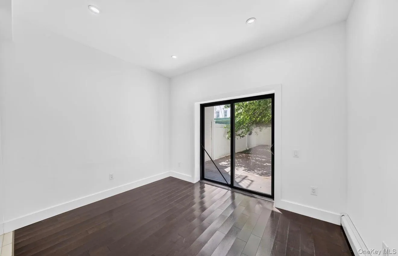1440 31st Avenue, New York, NY, 1 Bedroom Bedrooms, 3 Rooms Rooms,1 BathroomBathrooms,Residential,For Rent,31st,0,1032546 1440 31st Avenue, New York, NY, 1 Bedroom Bedrooms, 3 Rooms Rooms,1 BathroomBathrooms,Residential,For Rent,31st,0,1032546