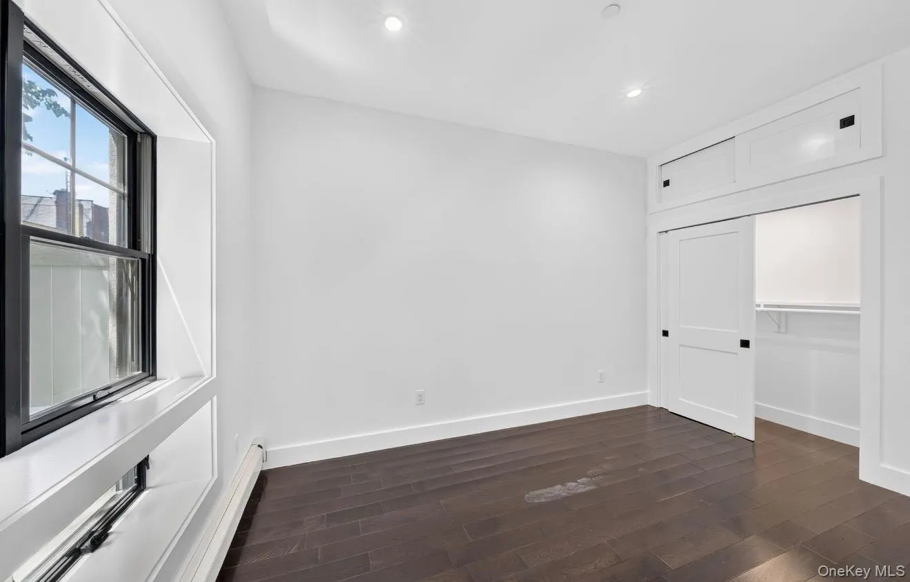1440 31st Avenue, New York, NY, 1 Bedroom Bedrooms, 3 Rooms Rooms,1 BathroomBathrooms,Residential,For Rent,31st,0,1032546 1440 31st Avenue, New York, NY, 1 Bedroom Bedrooms, 3 Rooms Rooms,1 BathroomBathrooms,Residential,For Rent,31st,0,1032546