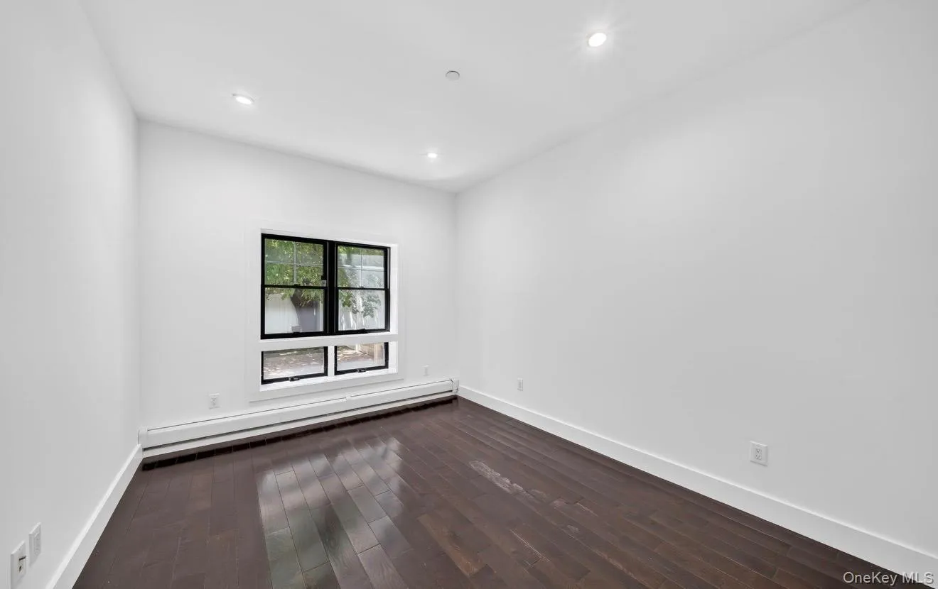 1440 31st Avenue, New York, NY, 1 Bedroom Bedrooms, 3 Rooms Rooms,1 BathroomBathrooms,Residential,For Rent,31st,0,1032546 1440 31st Avenue, New York, NY, 1 Bedroom Bedrooms, 3 Rooms Rooms,1 BathroomBathrooms,Residential,For Rent,31st,0,1032546