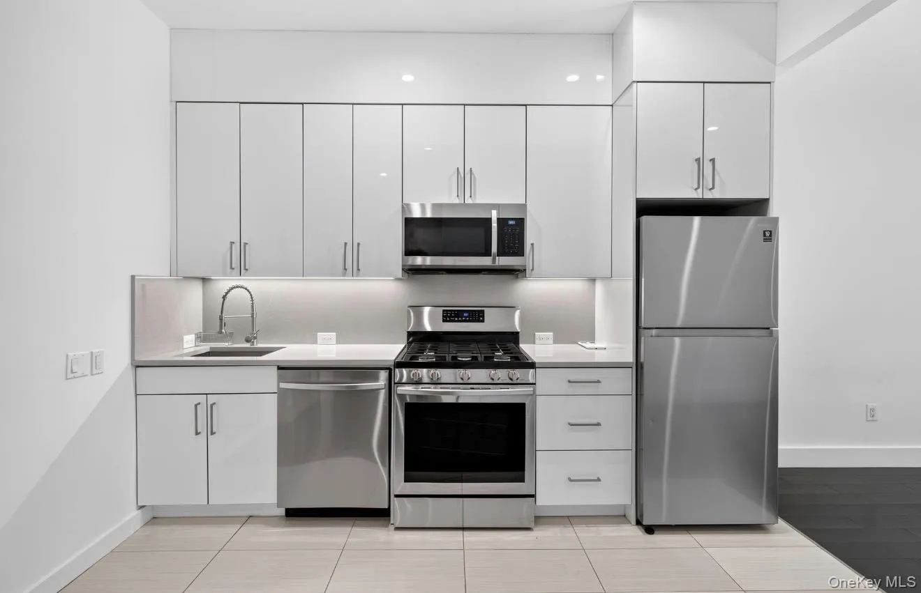 1440 31st Avenue, New York, NY, 1 Bedroom Bedrooms, 3 Rooms Rooms,1 BathroomBathrooms,Residential,For Rent,31st,0,1032546 1440 31st Avenue, New York, NY, 1 Bedroom Bedrooms, 3 Rooms Rooms,1 BathroomBathrooms,Residential,For Rent,31st,0,1032546