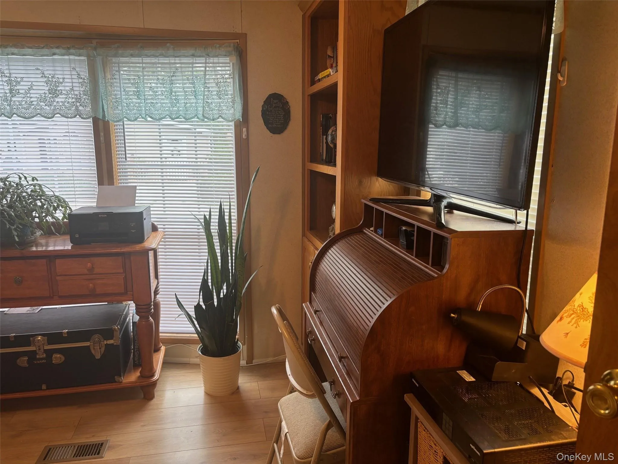 1661 Old Country Road, Riverhead, NY, 2 Bedrooms Bedrooms, 5 Rooms Rooms,2 BathroomsBathrooms,Residential,For Rent,Old Country,0,1032547 1661 Old Country Road, Riverhead, NY, 2 Bedrooms Bedrooms, 5 Rooms Rooms,2 BathroomsBathrooms,Residential,For Rent,Old Country,0,1032547