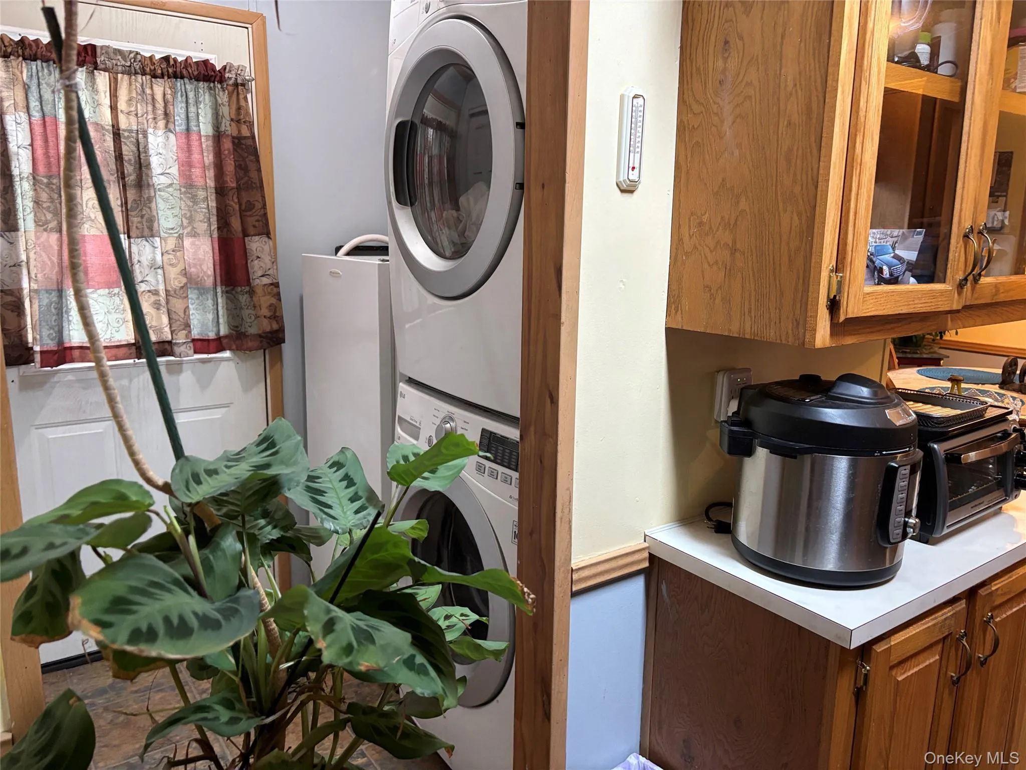 1661 Old Country Road, Riverhead, NY, 2 Bedrooms Bedrooms, 5 Rooms Rooms,2 BathroomsBathrooms,Residential,For Rent,Old Country,0,1032547 1661 Old Country Road, Riverhead, NY, 2 Bedrooms Bedrooms, 5 Rooms Rooms,2 BathroomsBathrooms,Residential,For Rent,Old Country,0,1032547