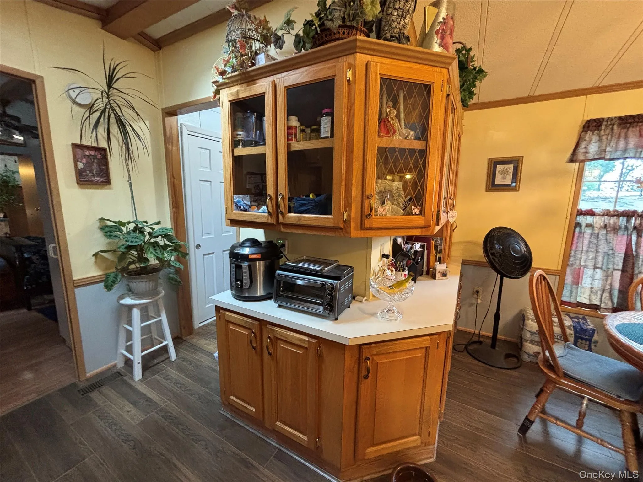 1661 Old Country Road, Riverhead, NY, 2 Bedrooms Bedrooms, 5 Rooms Rooms,2 BathroomsBathrooms,Residential,For Rent,Old Country,0,1032547 1661 Old Country Road, Riverhead, NY, 2 Bedrooms Bedrooms, 5 Rooms Rooms,2 BathroomsBathrooms,Residential,For Rent,Old Country,0,1032547