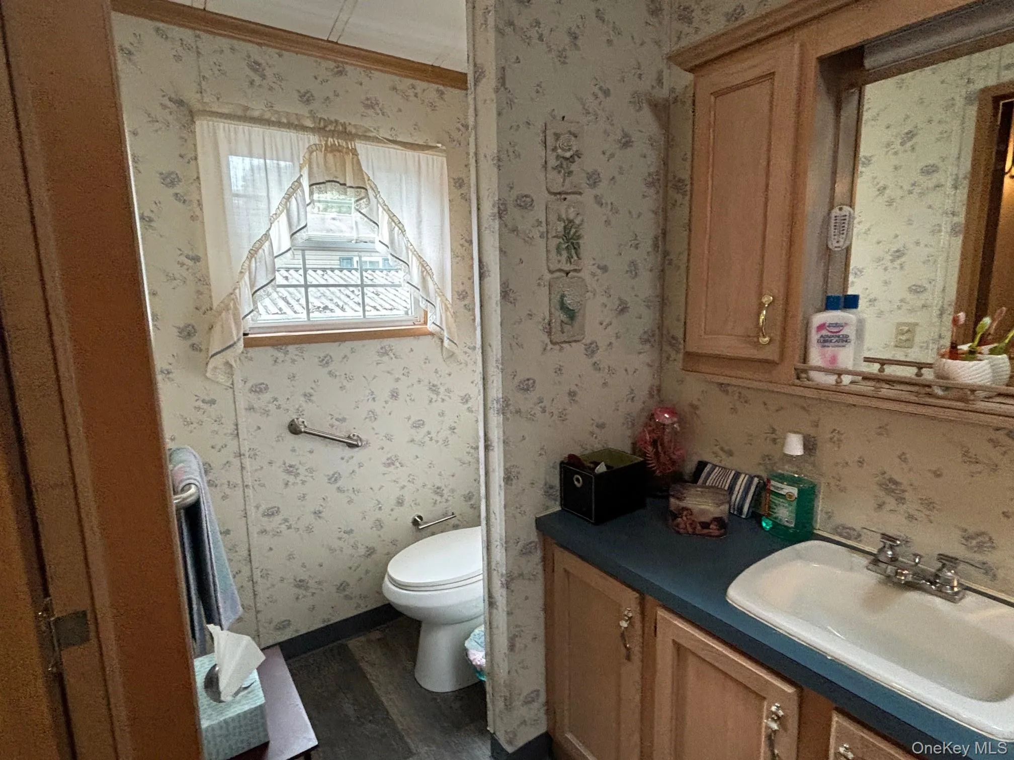 1661 Old Country Road, Riverhead, NY, 2 Bedrooms Bedrooms, 5 Rooms Rooms,2 BathroomsBathrooms,Residential,For Rent,Old Country,0,1032547 1661 Old Country Road, Riverhead, NY, 2 Bedrooms Bedrooms, 5 Rooms Rooms,2 BathroomsBathrooms,Residential,For Rent,Old Country,0,1032547