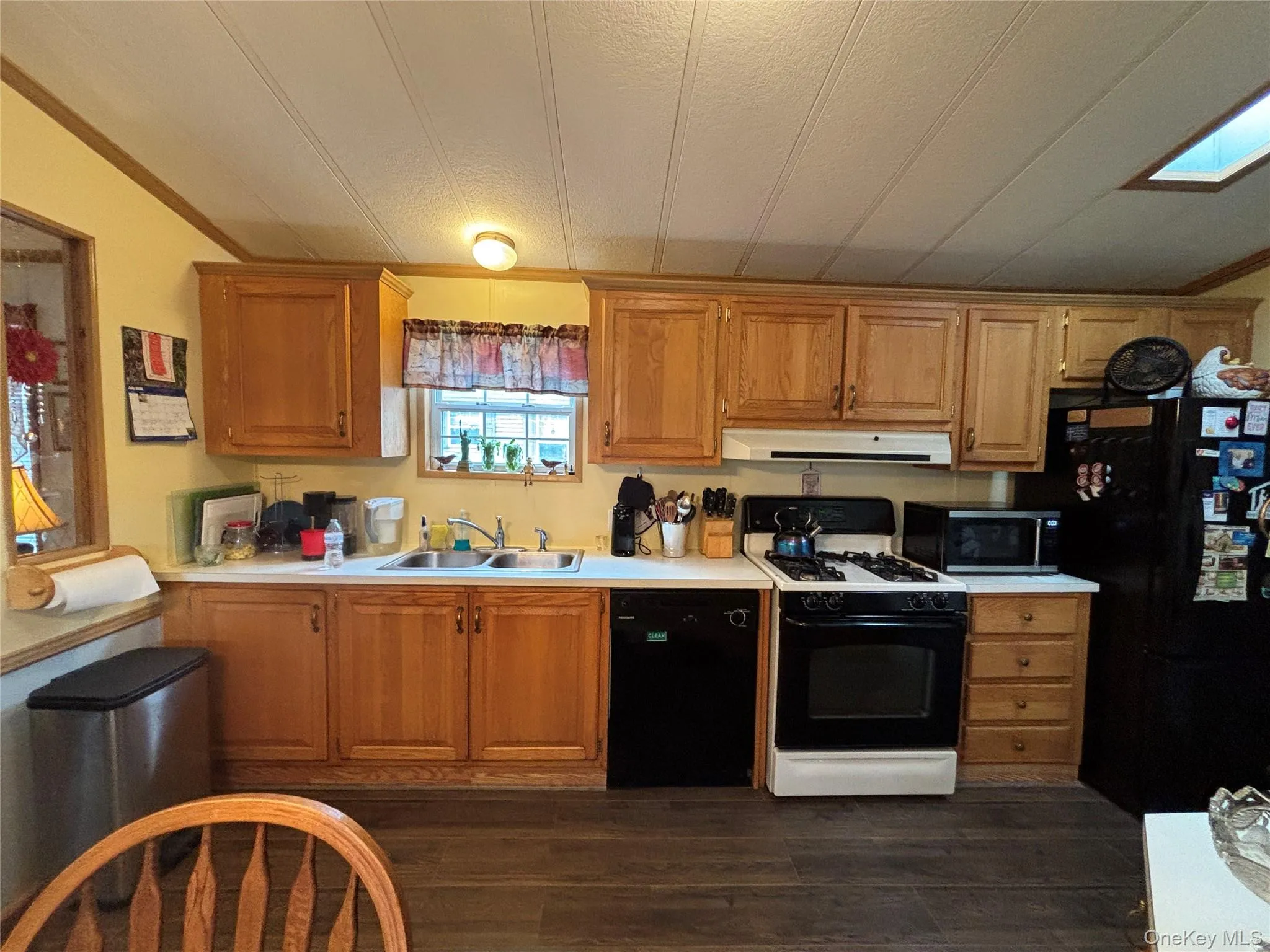 1661 Old Country Road, Riverhead, NY, 2 Bedrooms Bedrooms, 5 Rooms Rooms,2 BathroomsBathrooms,Residential,For Rent,Old Country,0,1032547 1661 Old Country Road, Riverhead, NY, 2 Bedrooms Bedrooms, 5 Rooms Rooms,2 BathroomsBathrooms,Residential,For Rent,Old Country,0,1032547