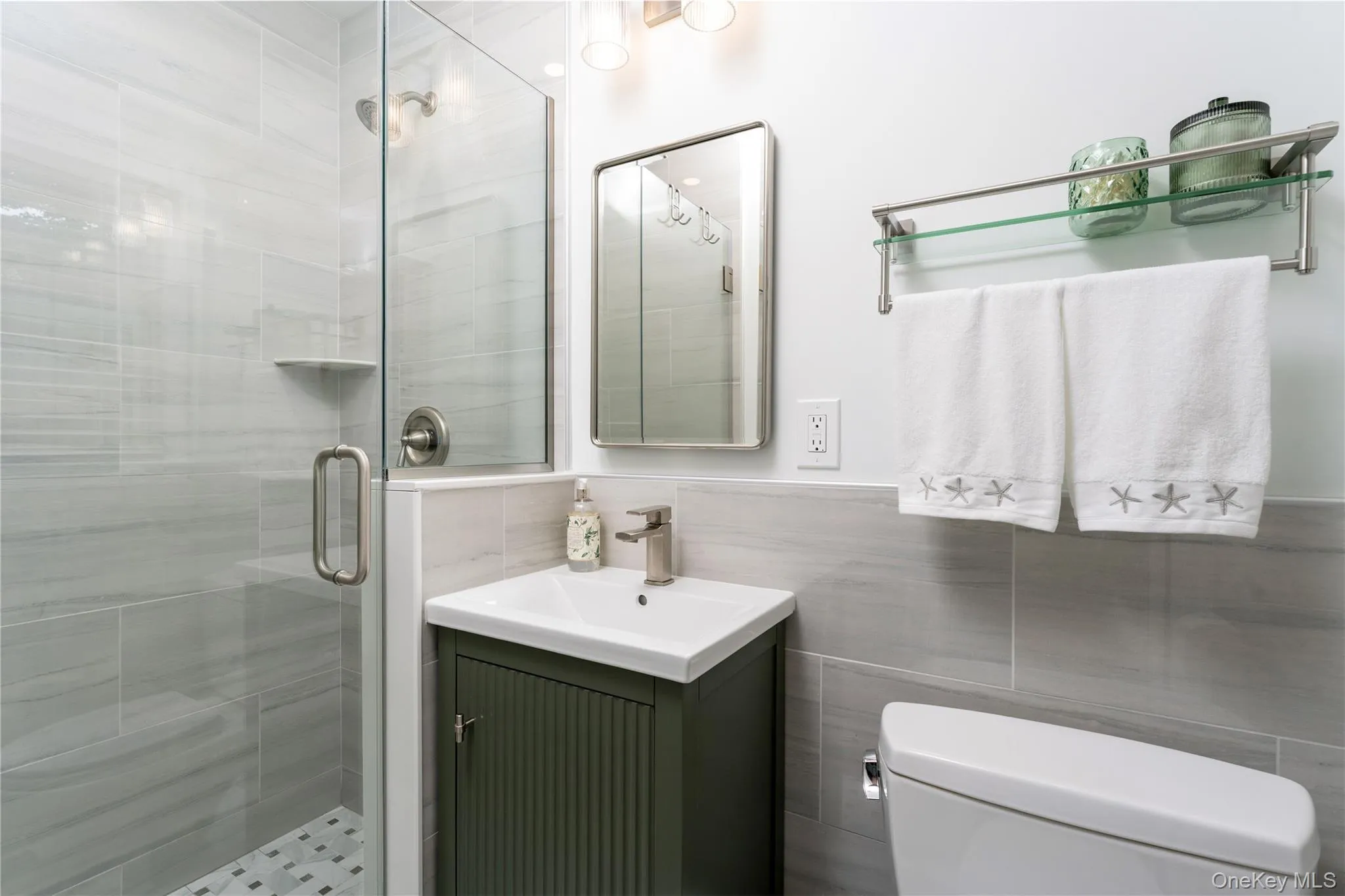 Newly remodeled master bath (Jan 2026) Newly remodeled master bath (Jan 2026)