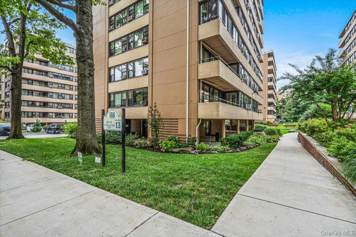 162-10 Powells Cove Boulevard, New York, NY, 2 Bedrooms Bedrooms, 4 Rooms Rooms,1 BathroomBathrooms,Residential,For Rent,Powells Cove,0,1032551 162-10 Powells Cove Boulevard, New York, NY, 2 Bedrooms Bedrooms, 4 Rooms Rooms,1 BathroomBathrooms,Residential,For Rent,Powells Cove,0,1032551