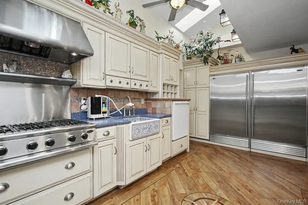 14 Longview Lane, Middletown, NY, 5 Bedrooms Bedrooms, 14 Rooms Rooms,5 BathroomsBathrooms,Residential,For Rent,Longview,0,1032557 14 Longview Lane, Middletown, NY, 5 Bedrooms Bedrooms, 14 Rooms Rooms,5 BathroomsBathrooms,Residential,For Rent,Longview,0,1032557