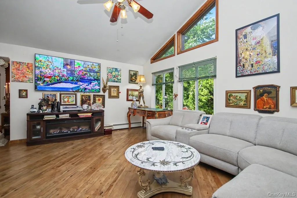 14 Longview Lane, Middletown, NY, 5 Bedrooms Bedrooms, 14 Rooms Rooms,5 BathroomsBathrooms,Residential,For Rent,Longview,0,1032557 14 Longview Lane, Middletown, NY, 5 Bedrooms Bedrooms, 14 Rooms Rooms,5 BathroomsBathrooms,Residential,For Rent,Longview,0,1032557