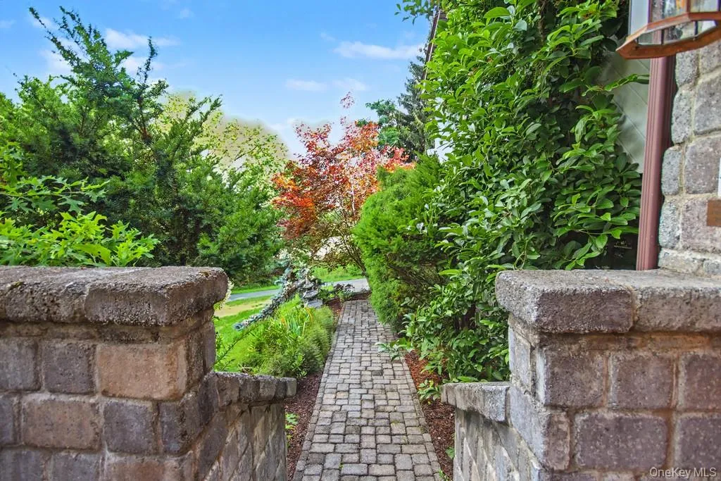 14 Longview Lane, Middletown, NY, 5 Bedrooms Bedrooms, 14 Rooms Rooms,5 BathroomsBathrooms,Residential,For Rent,Longview,0,1032557 14 Longview Lane, Middletown, NY, 5 Bedrooms Bedrooms, 14 Rooms Rooms,5 BathroomsBathrooms,Residential,For Rent,Longview,0,1032557