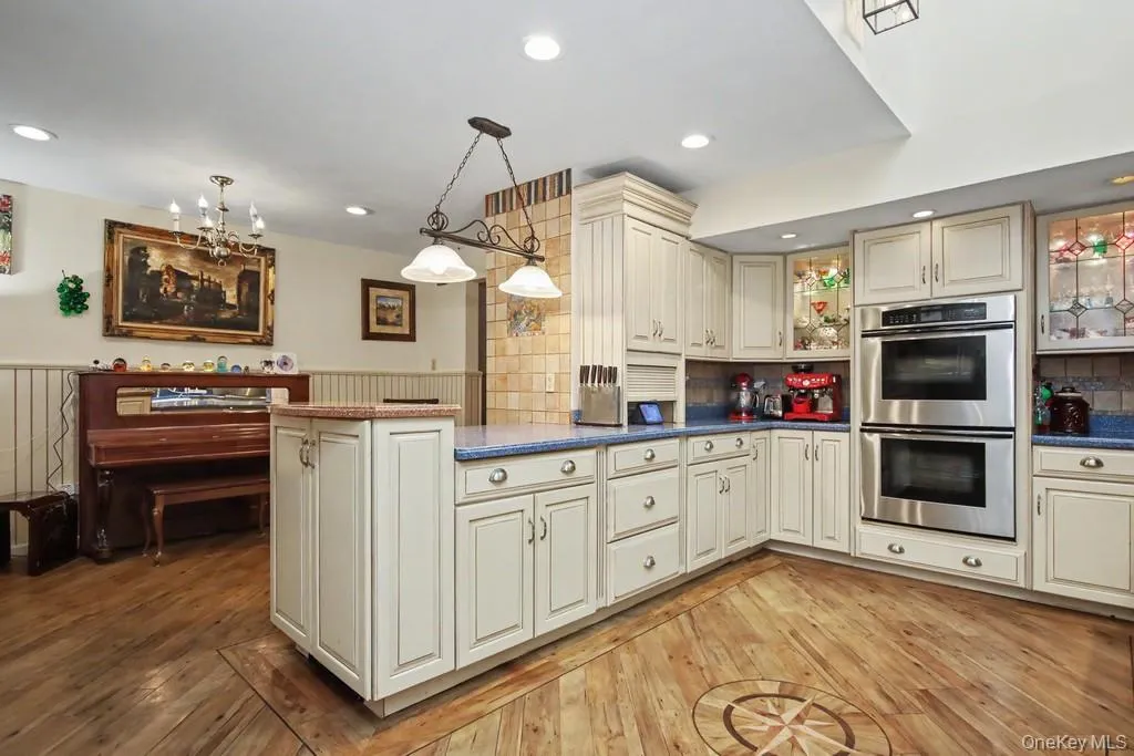 14 Longview Lane, Middletown, NY, 5 Bedrooms Bedrooms, 14 Rooms Rooms,5 BathroomsBathrooms,Residential,For Rent,Longview,0,1032557 14 Longview Lane, Middletown, NY, 5 Bedrooms Bedrooms, 14 Rooms Rooms,5 BathroomsBathrooms,Residential,For Rent,Longview,0,1032557