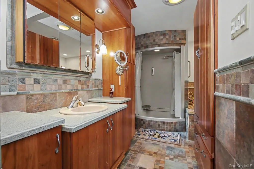 14 Longview Lane, Middletown, NY, 5 Bedrooms Bedrooms, 14 Rooms Rooms,5 BathroomsBathrooms,Residential,For Rent,Longview,0,1032557 14 Longview Lane, Middletown, NY, 5 Bedrooms Bedrooms, 14 Rooms Rooms,5 BathroomsBathrooms,Residential,For Rent,Longview,0,1032557