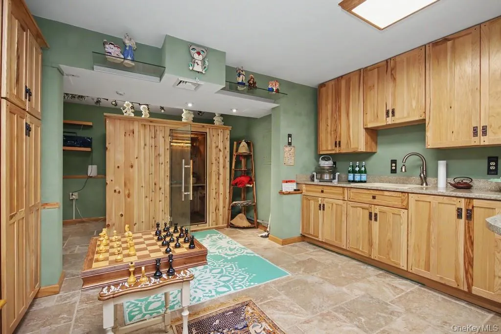 14 Longview Lane, Middletown, NY, 5 Bedrooms Bedrooms, 14 Rooms Rooms,5 BathroomsBathrooms,Residential,For Rent,Longview,0,1032557 14 Longview Lane, Middletown, NY, 5 Bedrooms Bedrooms, 14 Rooms Rooms,5 BathroomsBathrooms,Residential,For Rent,Longview,0,1032557