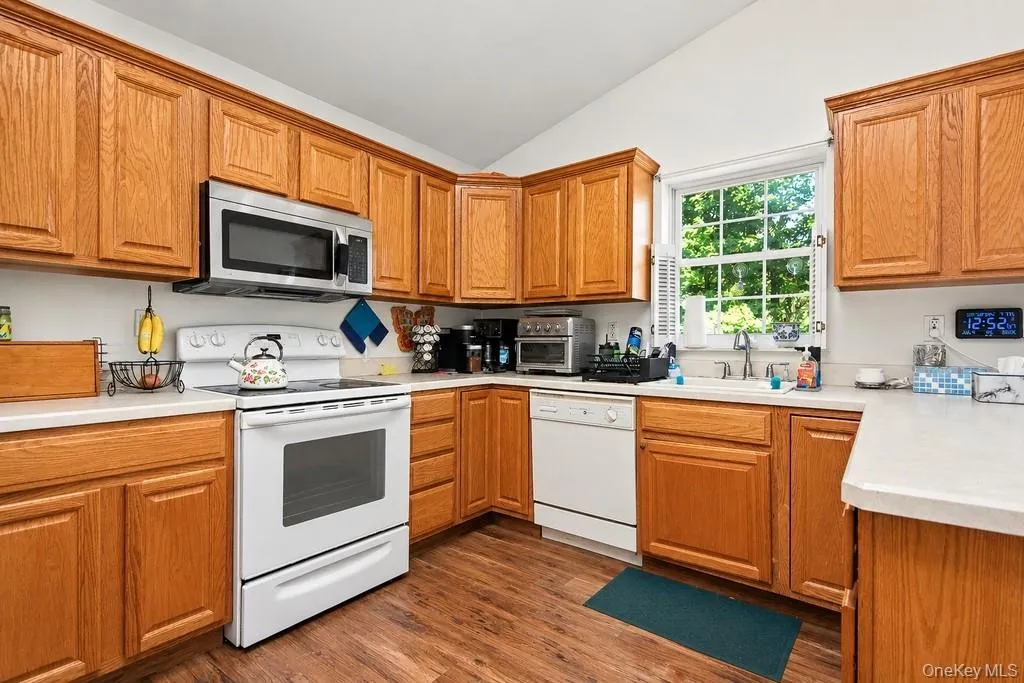 416 Rock Hill Drive, Thompson, NY, 3 Bedrooms Bedrooms, 7 Rooms Rooms,2 BathroomsBathrooms,Residential,For Rent,Rock Hill,0,1032559 416 Rock Hill Drive, Thompson, NY, 3 Bedrooms Bedrooms, 7 Rooms Rooms,2 BathroomsBathrooms,Residential,For Rent,Rock Hill,0,1032559