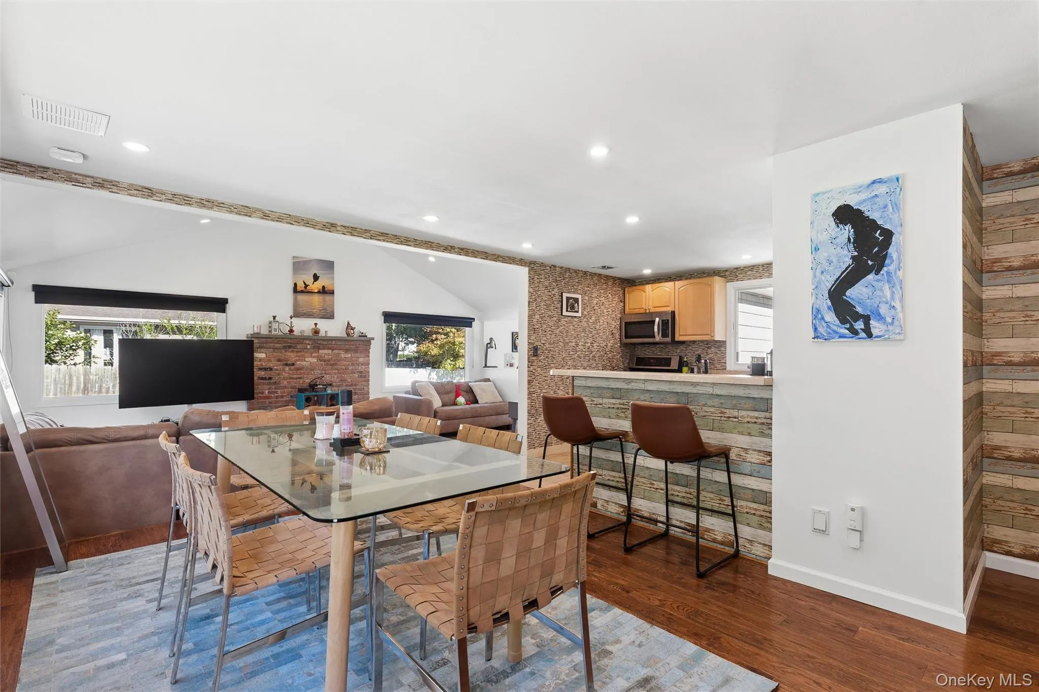 27 Atlantic Avenue, Southampton, NY, 2 Bedroom Bedrooms, 5 Room Rooms,1 BathroomBathrooms,Residential Lease,For Rent,Atlantic,0,1032565 27 Atlantic Avenue, Southampton, NY, 2 Bedroom Bedrooms, 5 Room Rooms,1 BathroomBathrooms,Residential Lease,For Rent,Atlantic,0,1032565