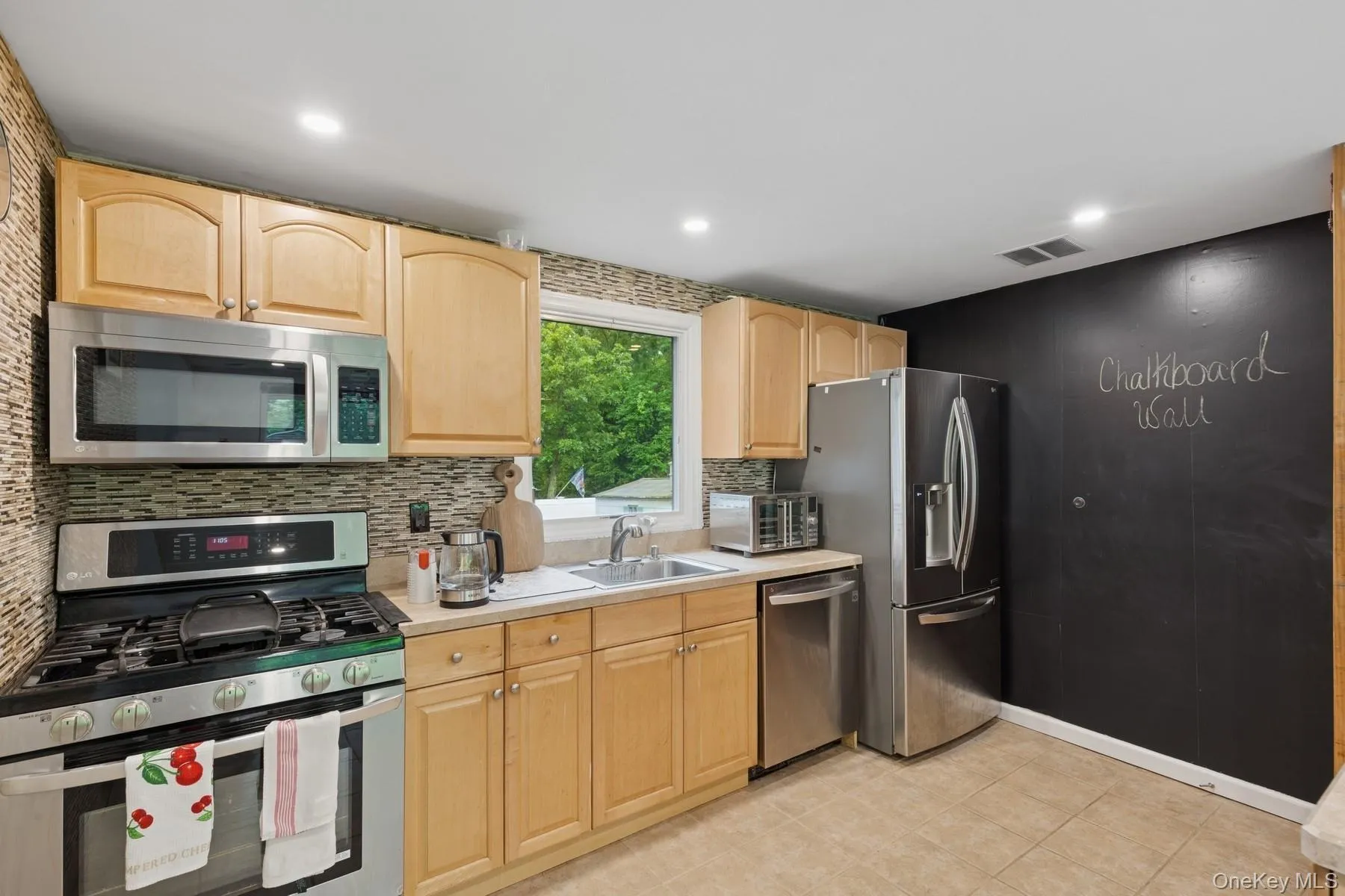 27 Atlantic Avenue, Southampton, NY, 2 Bedrooms Bedrooms, 5 Rooms Rooms,1 BathroomBathrooms,Residential Lease,For Rent,Atlantic,0,1032565 27 Atlantic Avenue, Southampton, NY, 2 Bedrooms Bedrooms, 5 Rooms Rooms,1 BathroomBathrooms,Residential Lease,For Rent,Atlantic,0,1032565