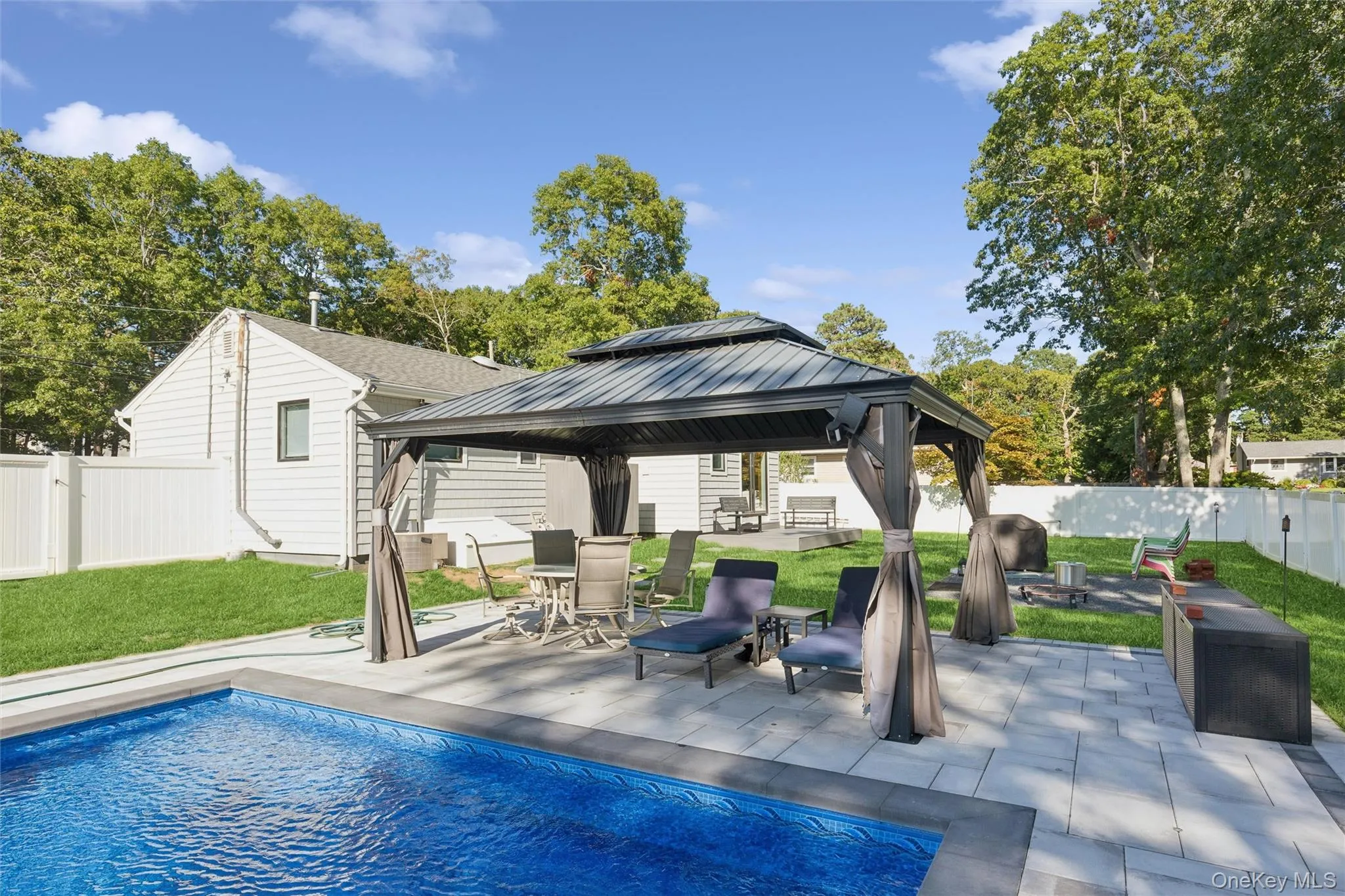 27 Atlantic Avenue, Southampton, NY, 2 Bedroom Bedrooms, 5 Room Rooms,1 BathroomBathrooms,Residential Lease,For Rent,Atlantic,0,1032565 27 Atlantic Avenue, Southampton, NY, 2 Bedroom Bedrooms, 5 Room Rooms,1 BathroomBathrooms,Residential Lease,For Rent,Atlantic,0,1032565
