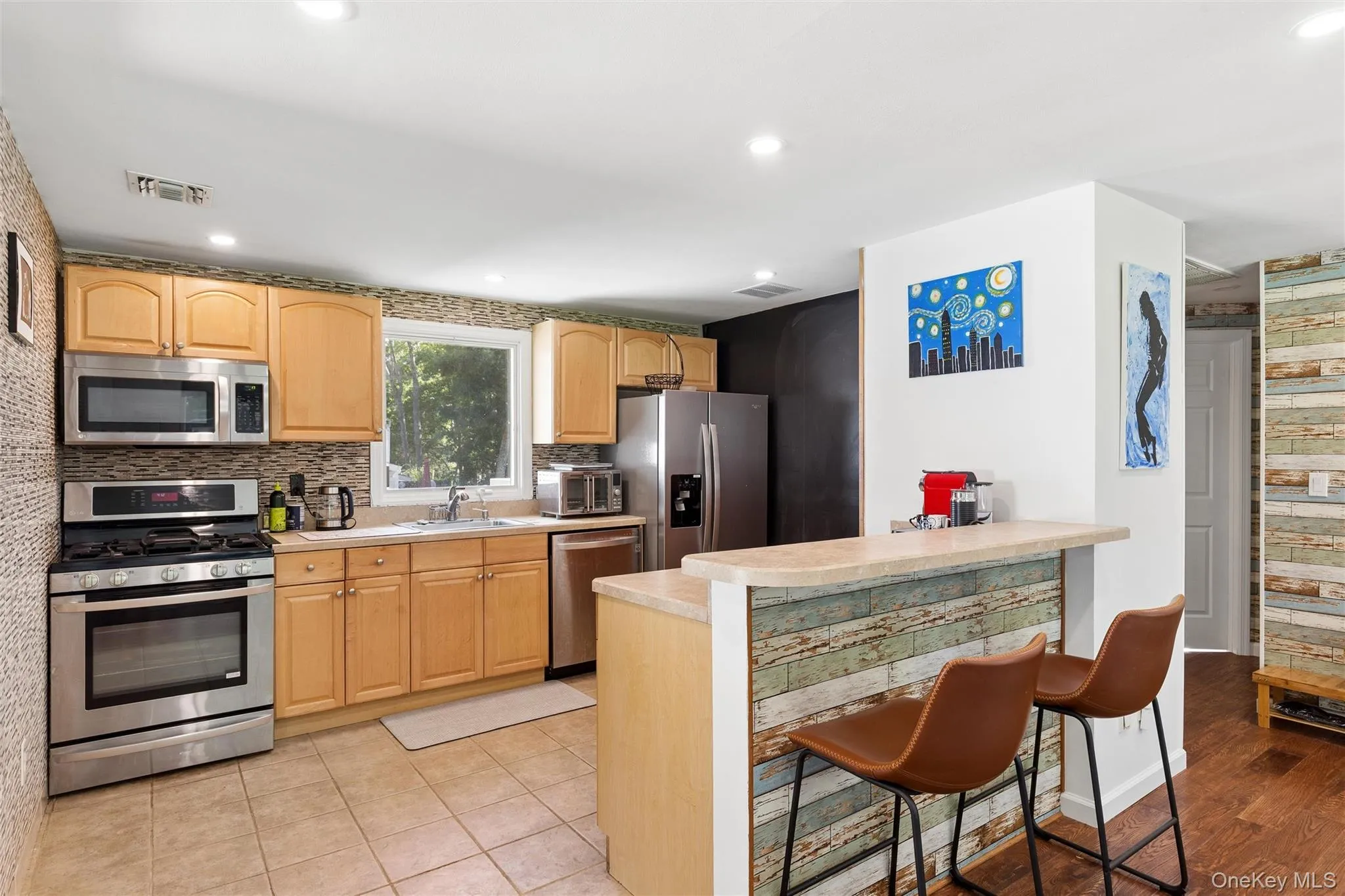 27 Atlantic Avenue, Southampton, NY, 2 Bedroom Bedrooms, 5 Room Rooms,1 BathroomBathrooms,Residential Lease,For Rent,Atlantic,0,1032565 27 Atlantic Avenue, Southampton, NY, 2 Bedroom Bedrooms, 5 Room Rooms,1 BathroomBathrooms,Residential Lease,For Rent,Atlantic,0,1032565