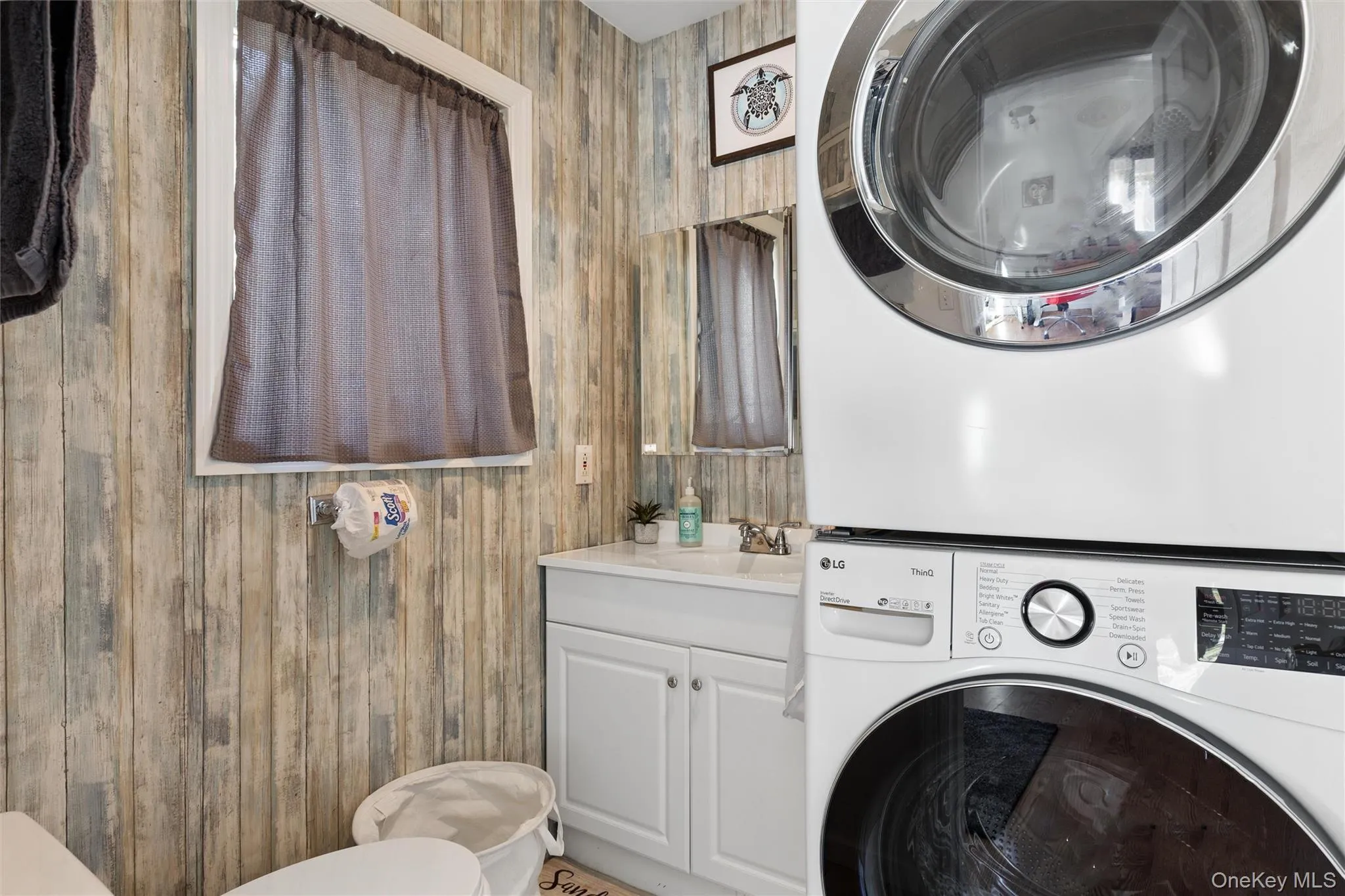27 Atlantic Avenue, Southampton, NY, 2 Bedroom Bedrooms, 5 Room Rooms,1 BathroomBathrooms,Residential Lease,For Rent,Atlantic,0,1032565 27 Atlantic Avenue, Southampton, NY, 2 Bedroom Bedrooms, 5 Room Rooms,1 BathroomBathrooms,Residential Lease,For Rent,Atlantic,0,1032565