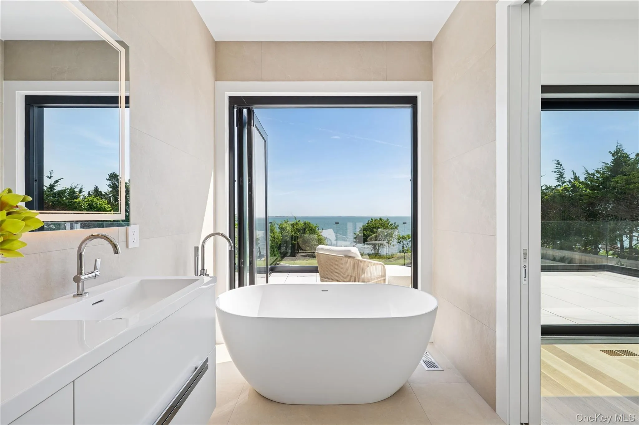 40 Oceanview Drive, Southampton, NY, 5 Bedrooms Bedrooms, 15 Rooms Rooms,5 BathroomsBathrooms,Residential Lease,For Rent,Oceanview,0,1032567 40 Oceanview Drive, Southampton, NY, 5 Bedrooms Bedrooms, 15 Rooms Rooms,5 BathroomsBathrooms,Residential Lease,For Rent,Oceanview,0,1032567