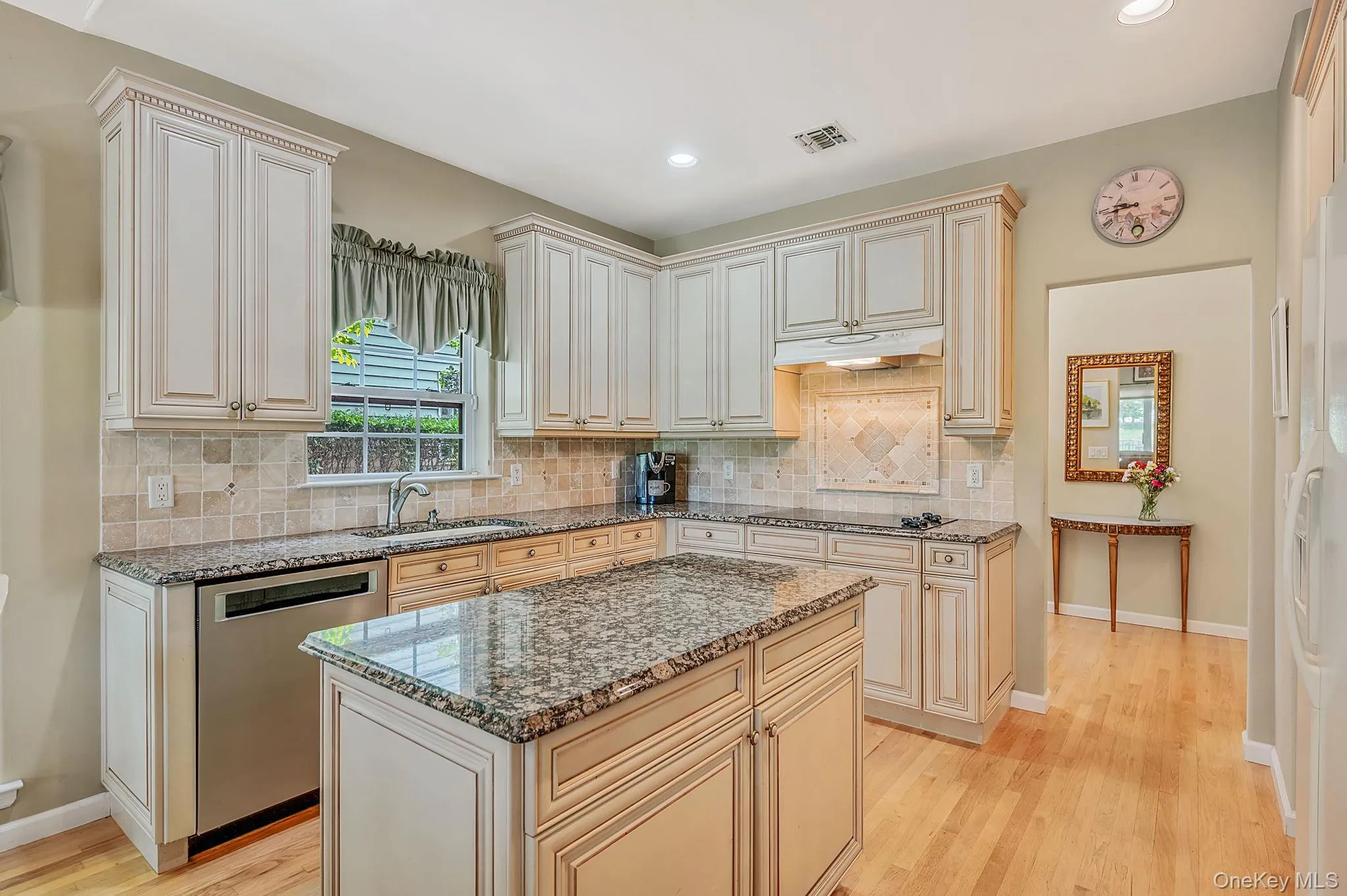 163 Hamlet Drive, Brookhaven, NY, 3 Bedrooms Bedrooms, 8 Rooms Rooms,2 BathroomsBathrooms,Residential,For Rent,Hamlet,0,1032568 163 Hamlet Drive, Brookhaven, NY, 3 Bedrooms Bedrooms, 8 Rooms Rooms,2 BathroomsBathrooms,Residential,For Rent,Hamlet,0,1032568