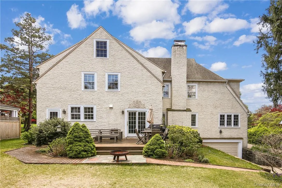 26 Earlwoode Drive, White Plains, NY, 4 Bedrooms Bedrooms, 8 Rooms Rooms,2 BathroomsBathrooms,Residential Lease,For Rent,Earlwoode,0,1032570 26 Earlwoode Drive, White Plains, NY, 4 Bedrooms Bedrooms, 8 Rooms Rooms,2 BathroomsBathrooms,Residential Lease,For Rent,Earlwoode,0,1032570