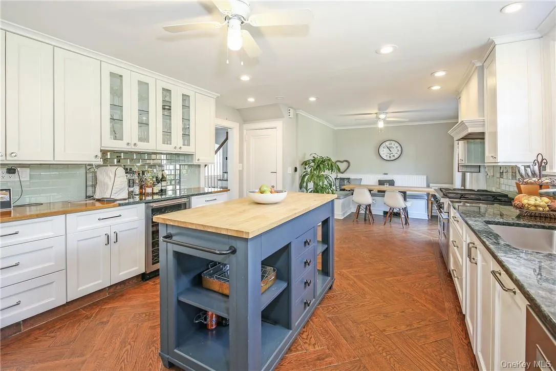26 Earlwoode Drive, White Plains, NY, 4 Bedrooms Bedrooms, 8 Rooms Rooms,2 BathroomsBathrooms,Residential Lease,For Rent,Earlwoode,0,1032570 26 Earlwoode Drive, White Plains, NY, 4 Bedrooms Bedrooms, 8 Rooms Rooms,2 BathroomsBathrooms,Residential Lease,For Rent,Earlwoode,0,1032570