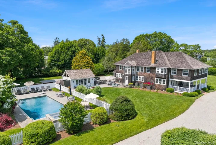 41 Seafield Lane, Southampton, New York 11978