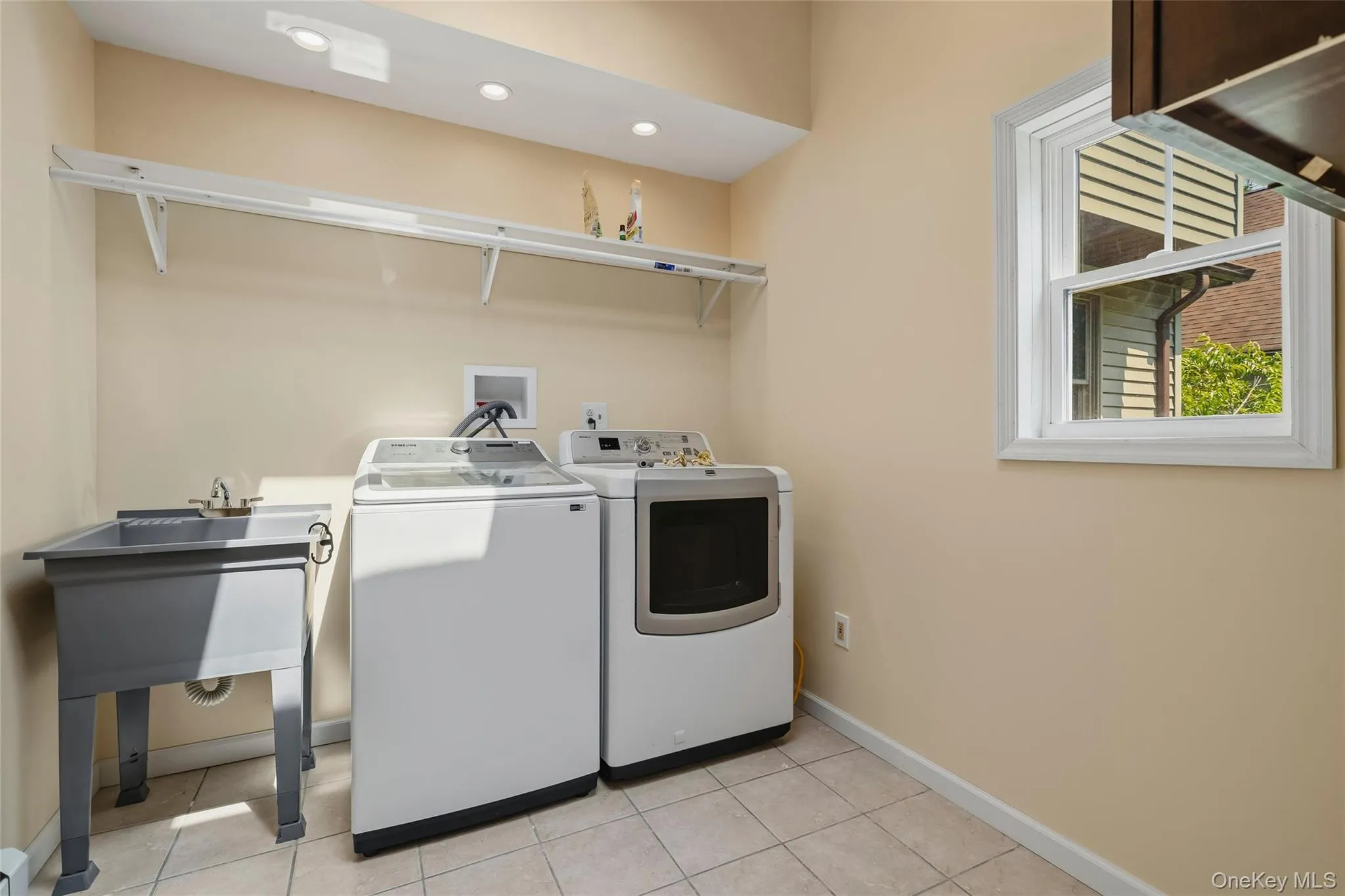 3836 State Route 52, Shawangunk, NY, 5 Bedrooms Bedrooms, 11 Rooms Rooms,3 BathroomsBathrooms,Residential,For Rent,State Route 52,0,1032581 3836 State Route 52, Shawangunk, NY, 5 Bedrooms Bedrooms, 11 Rooms Rooms,3 BathroomsBathrooms,Residential,For Rent,State Route 52,0,1032581